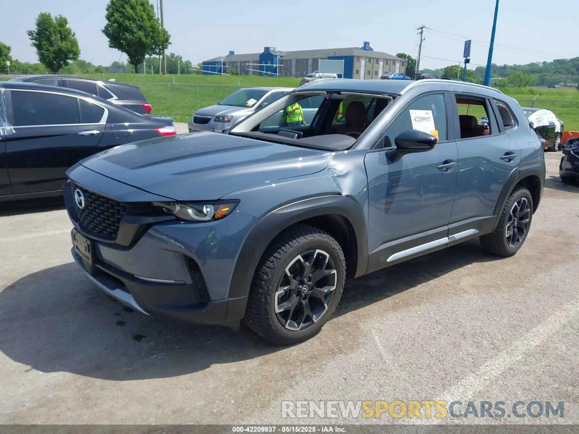 2 Photograph of a damaged car 7MMVABXY4PN141791 MAZDA CX-50 2023