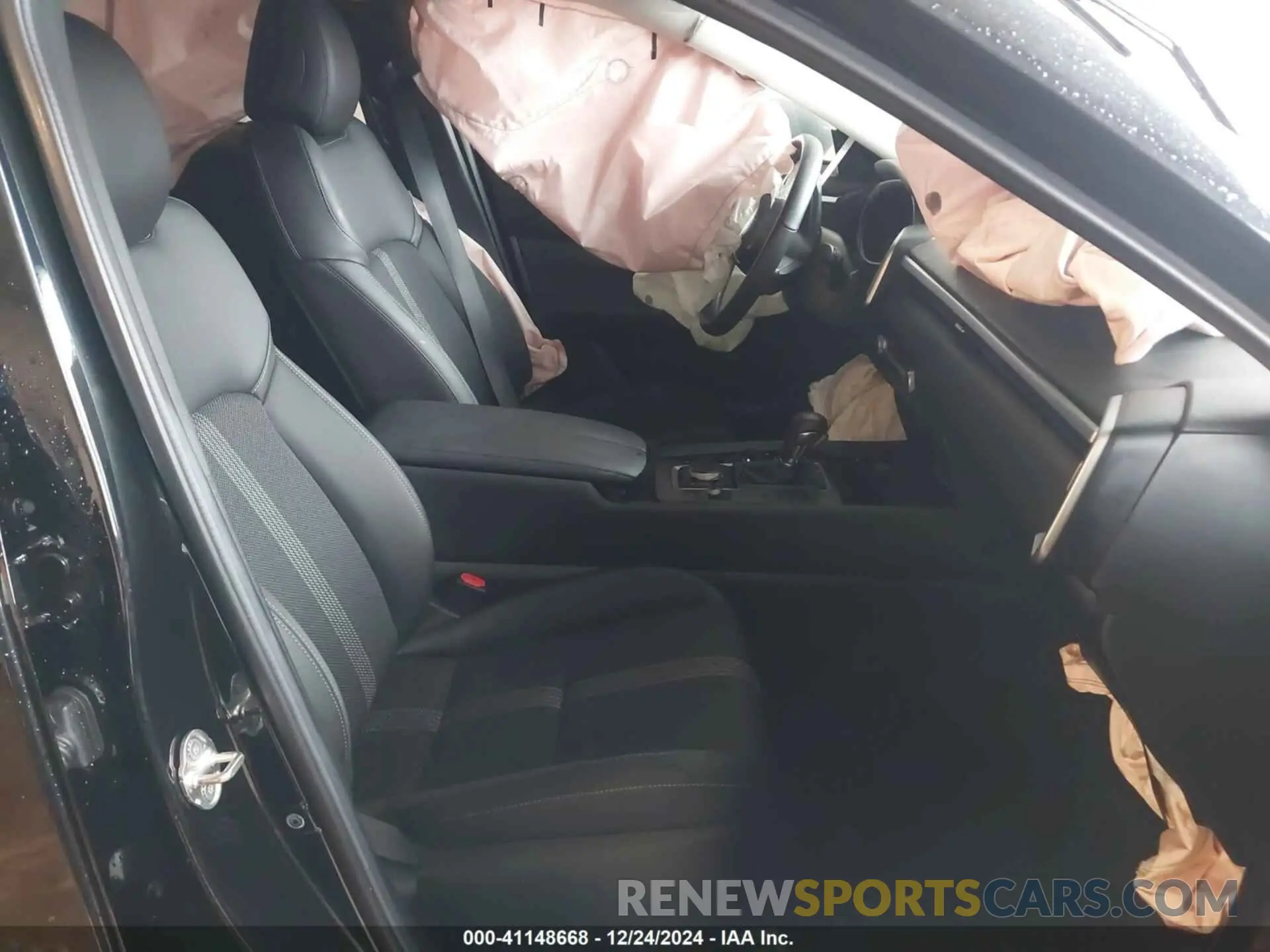 5 Photograph of a damaged car 7MMVABAM2RN180758 MAZDA CX-50 2024