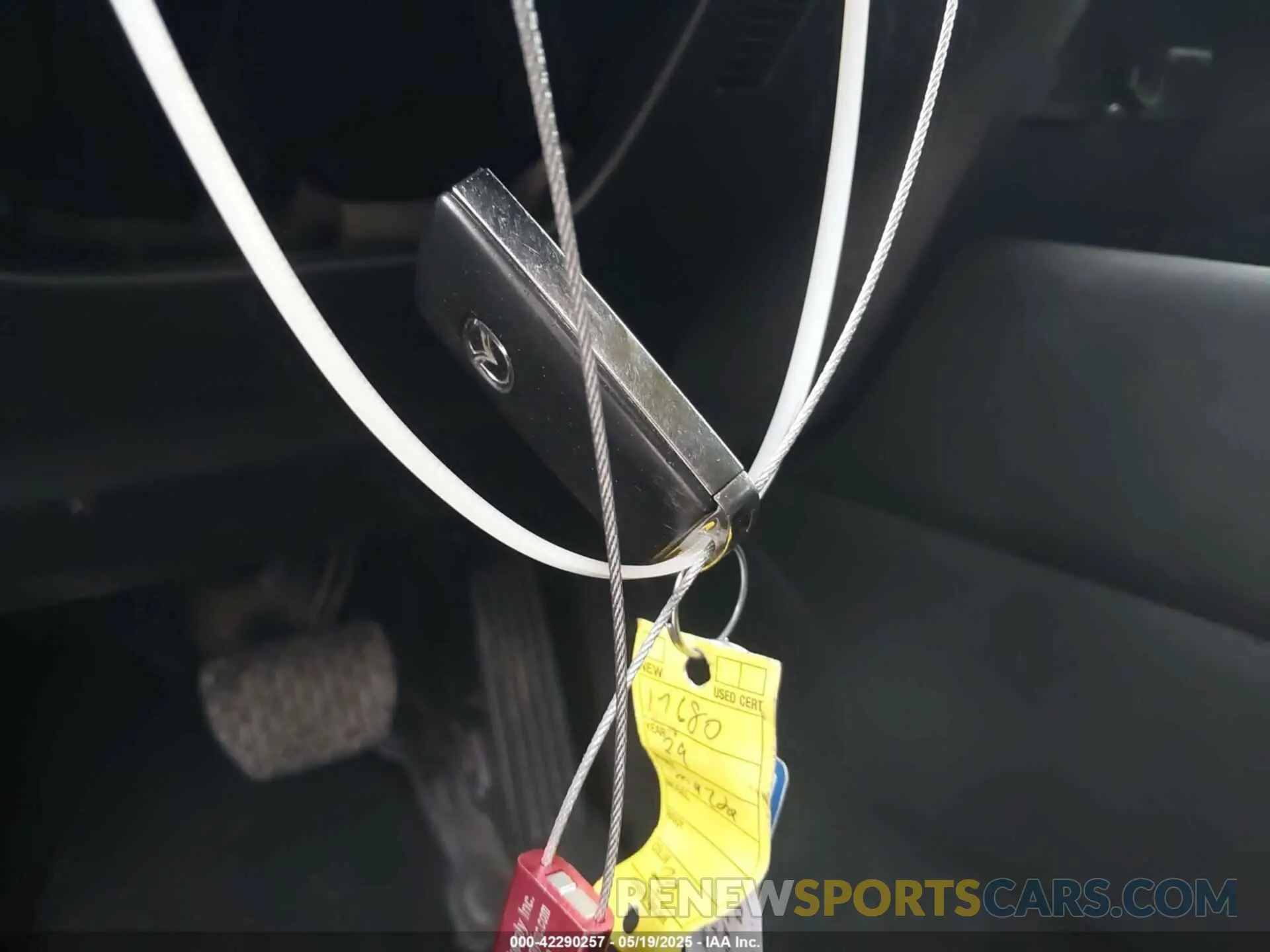 11 Photograph of a damaged car 7MMVABAM2RN207361 MAZDA CX-50 2024