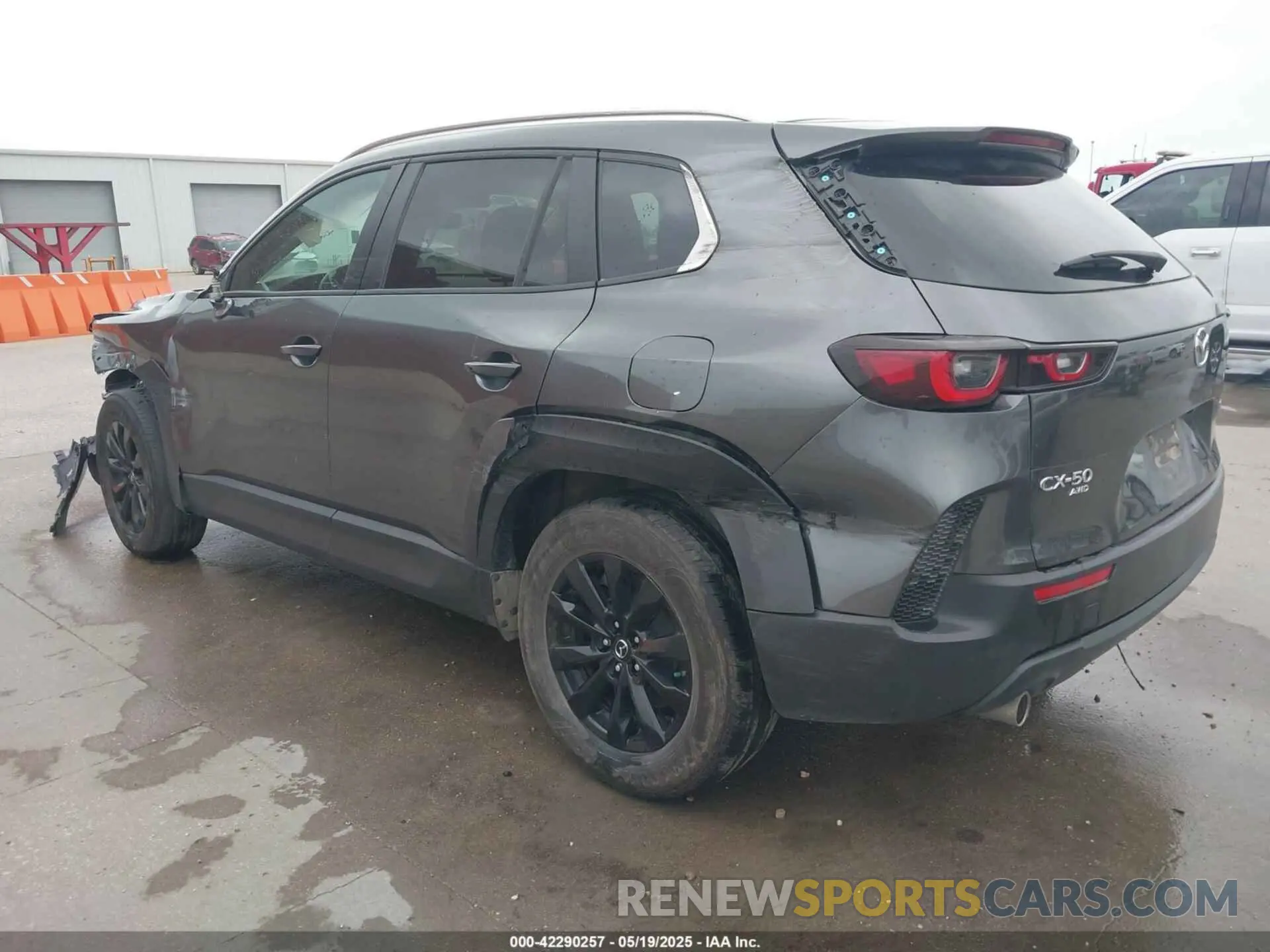 3 Photograph of a damaged car 7MMVABAM2RN207361 MAZDA CX-50 2024