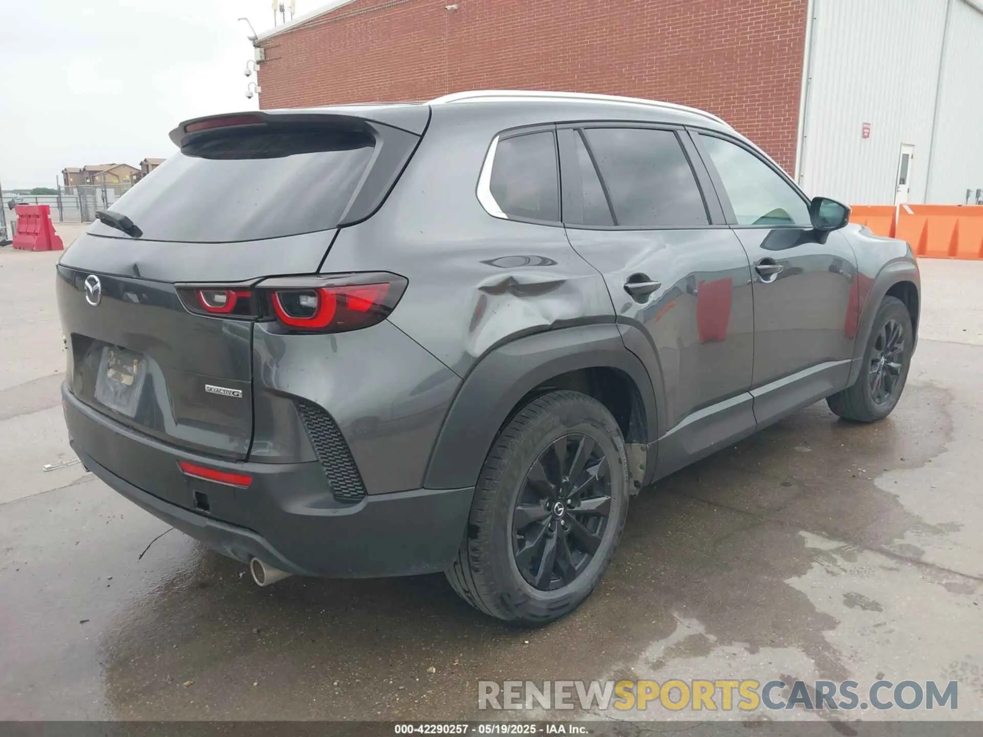 4 Photograph of a damaged car 7MMVABAM2RN207361 MAZDA CX-50 2024