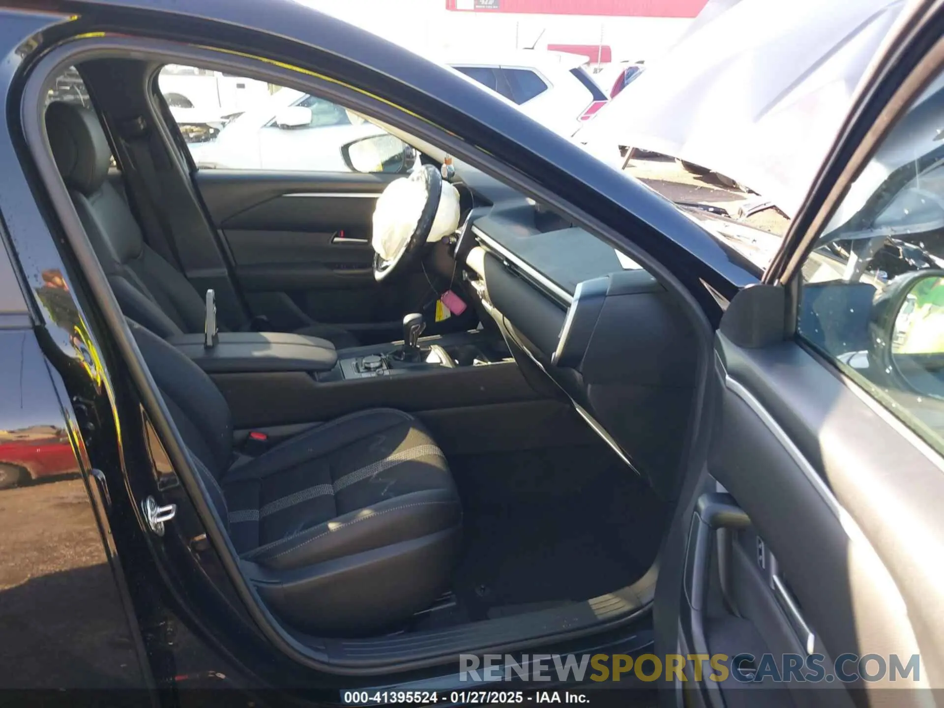 5 Photograph of a damaged car 7MMVABAM2RN211359 MAZDA CX-50 2024