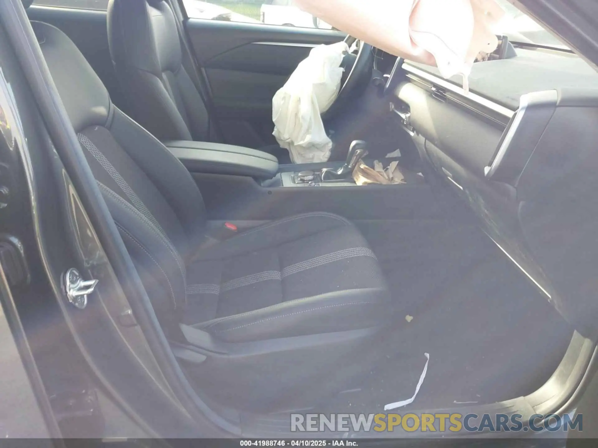 5 Photograph of a damaged car 7MMVABAM3RN218577 MAZDA CX-50 2024