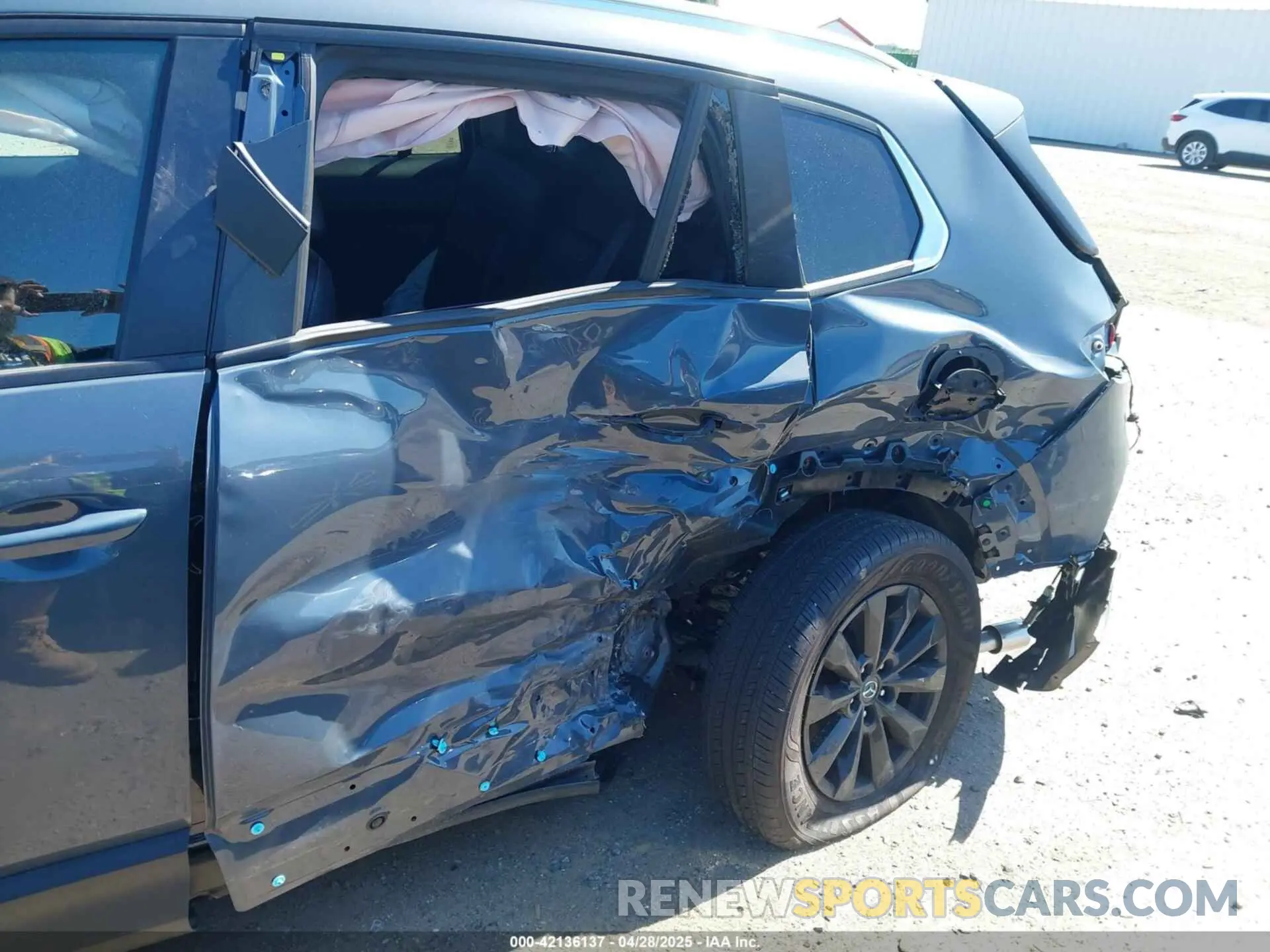 6 Photograph of a damaged car 7MMVABAM5RN192435 MAZDA CX-50 2024
