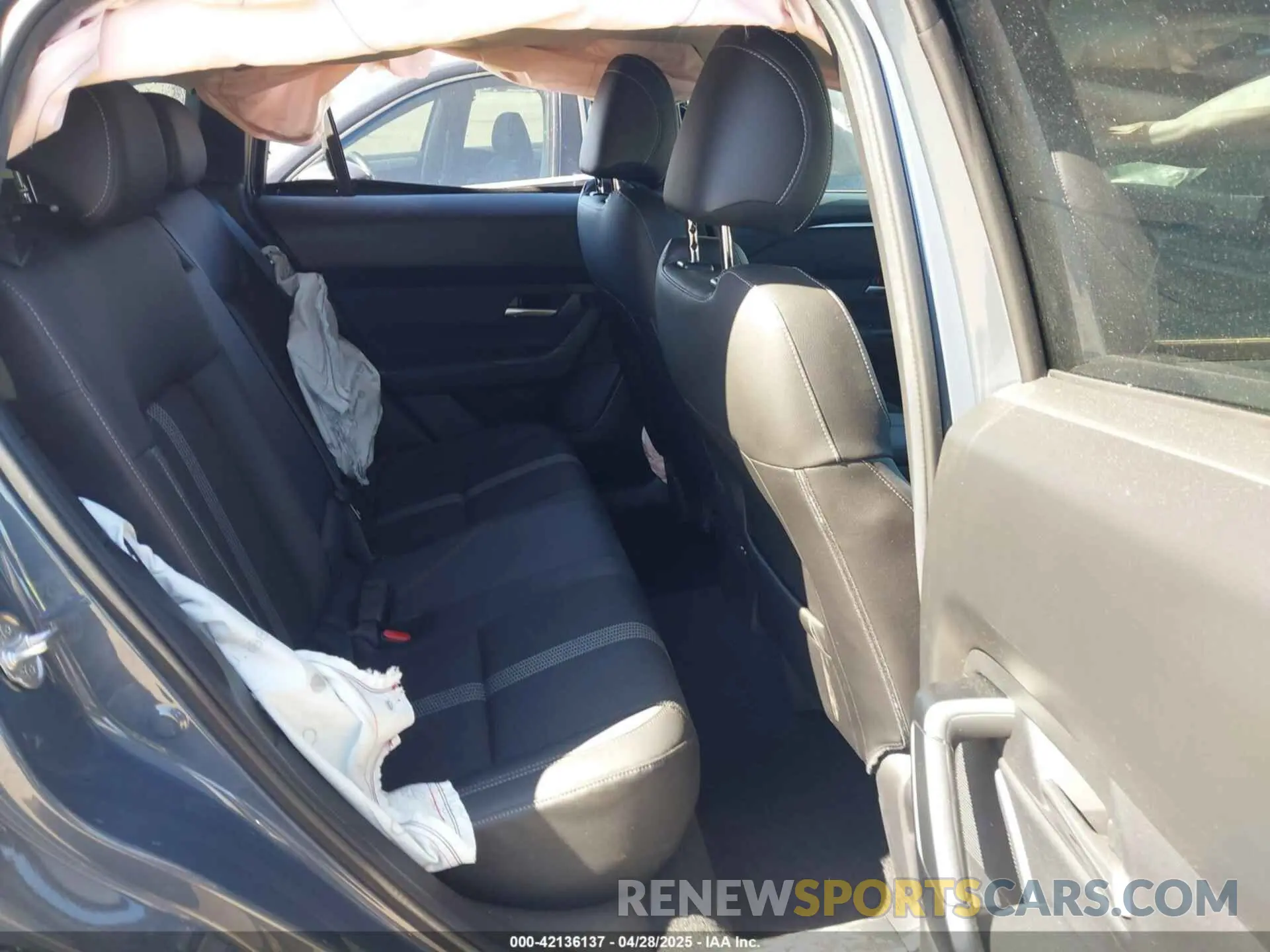 8 Photograph of a damaged car 7MMVABAM5RN192435 MAZDA CX-50 2024