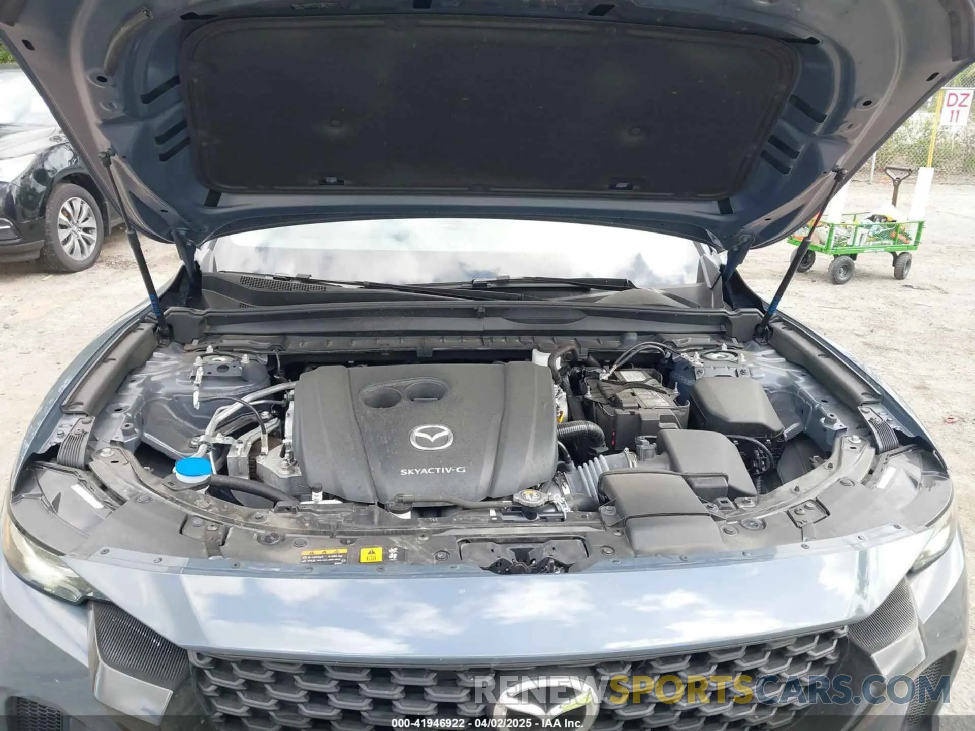 10 Photograph of a damaged car 7MMVABAMXRN191832 MAZDA CX-50 2024