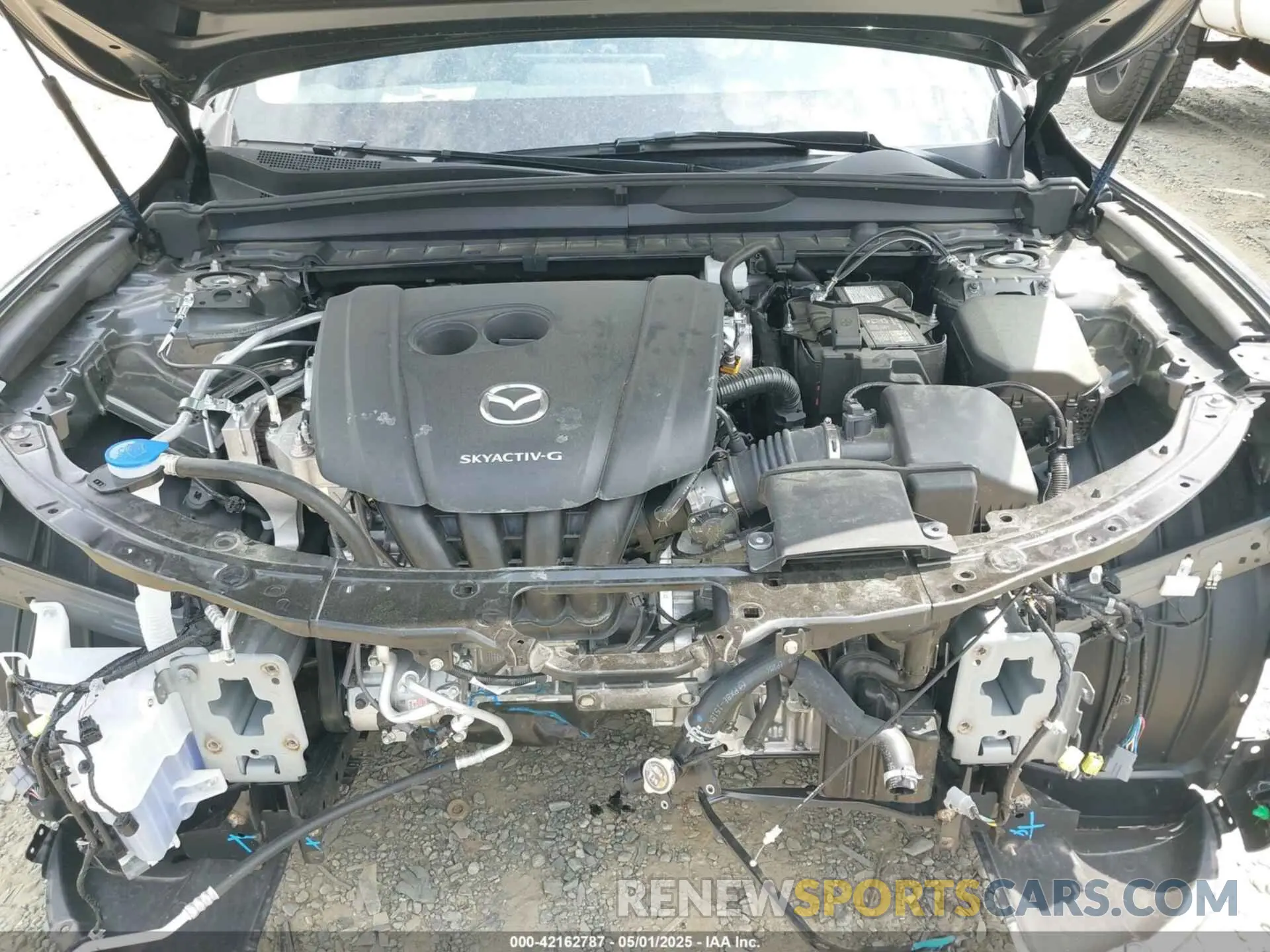 10 Photograph of a damaged car 7MMVABBM3RN212440 MAZDA CX-50 2024