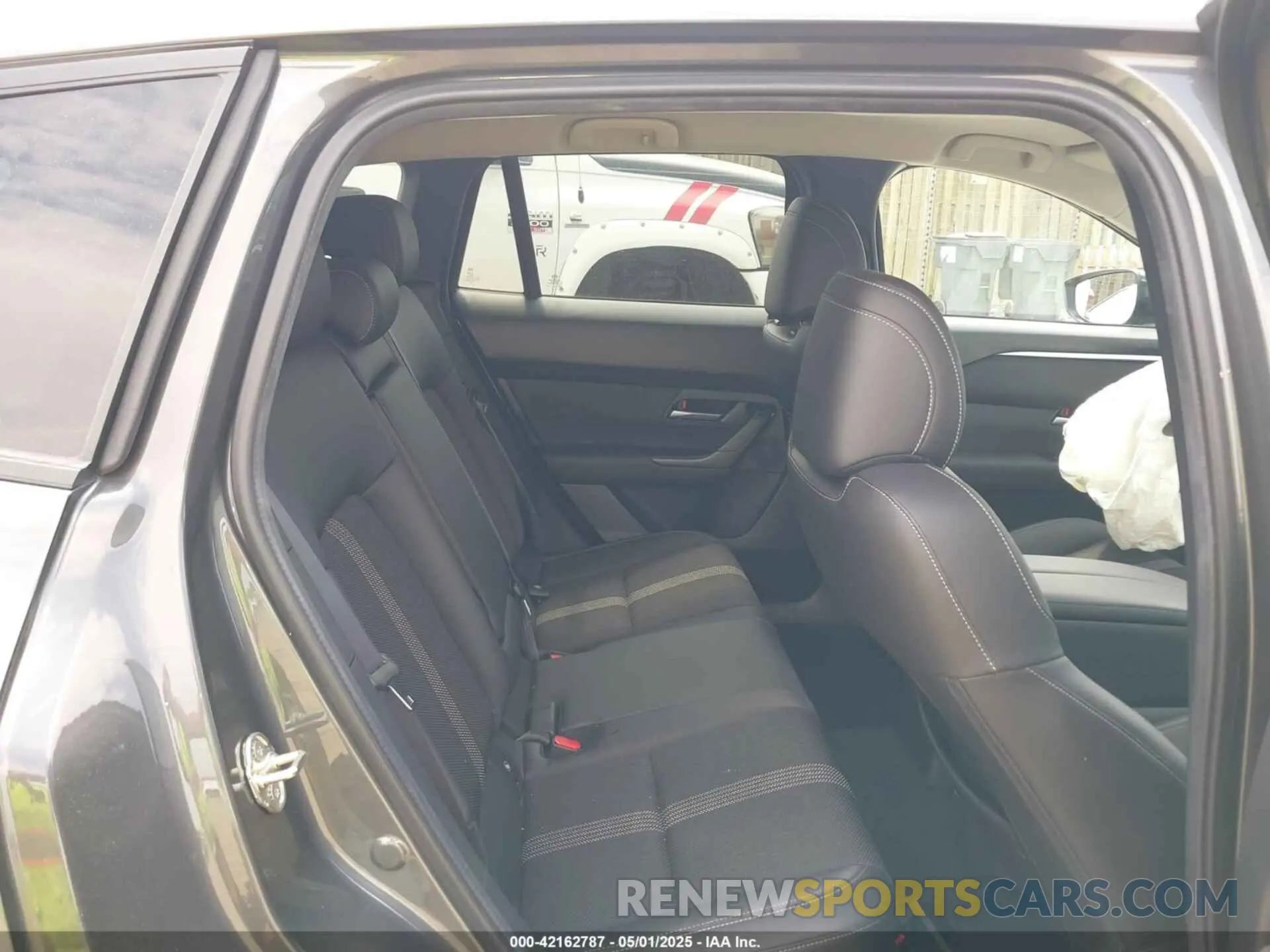 8 Photograph of a damaged car 7MMVABBM3RN212440 MAZDA CX-50 2024
