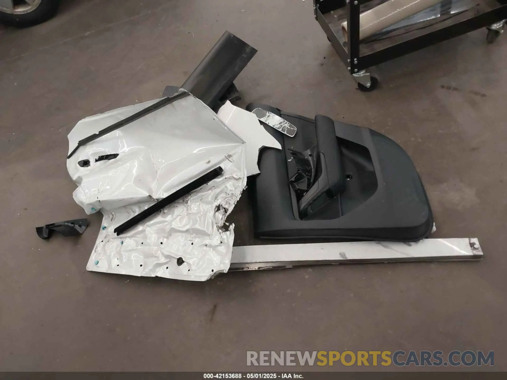 12 Photograph of a damaged car 7MMVABBM3RN243297 MAZDA CX-50 2024