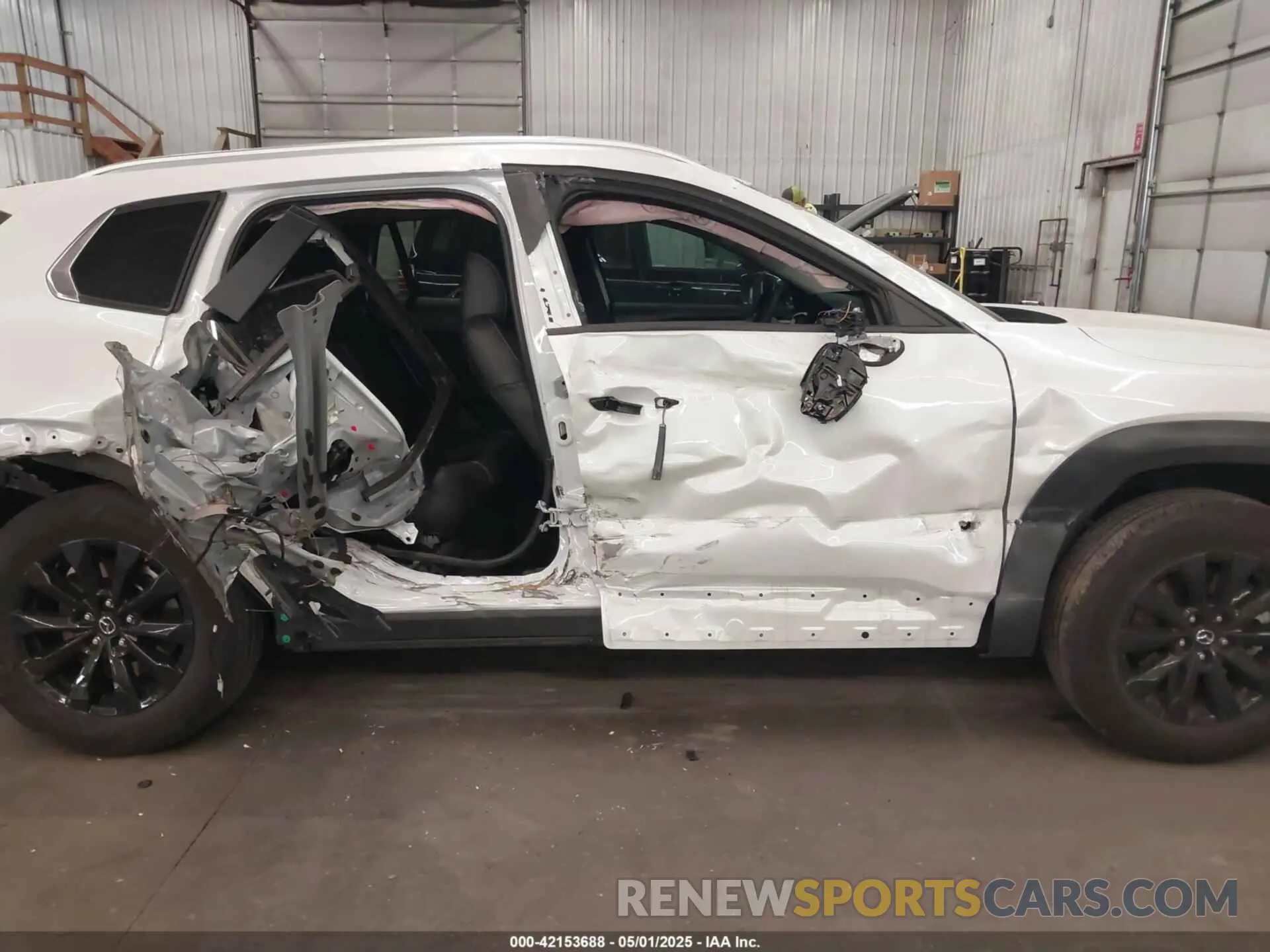 14 Photograph of a damaged car 7MMVABBM3RN243297 MAZDA CX-50 2024