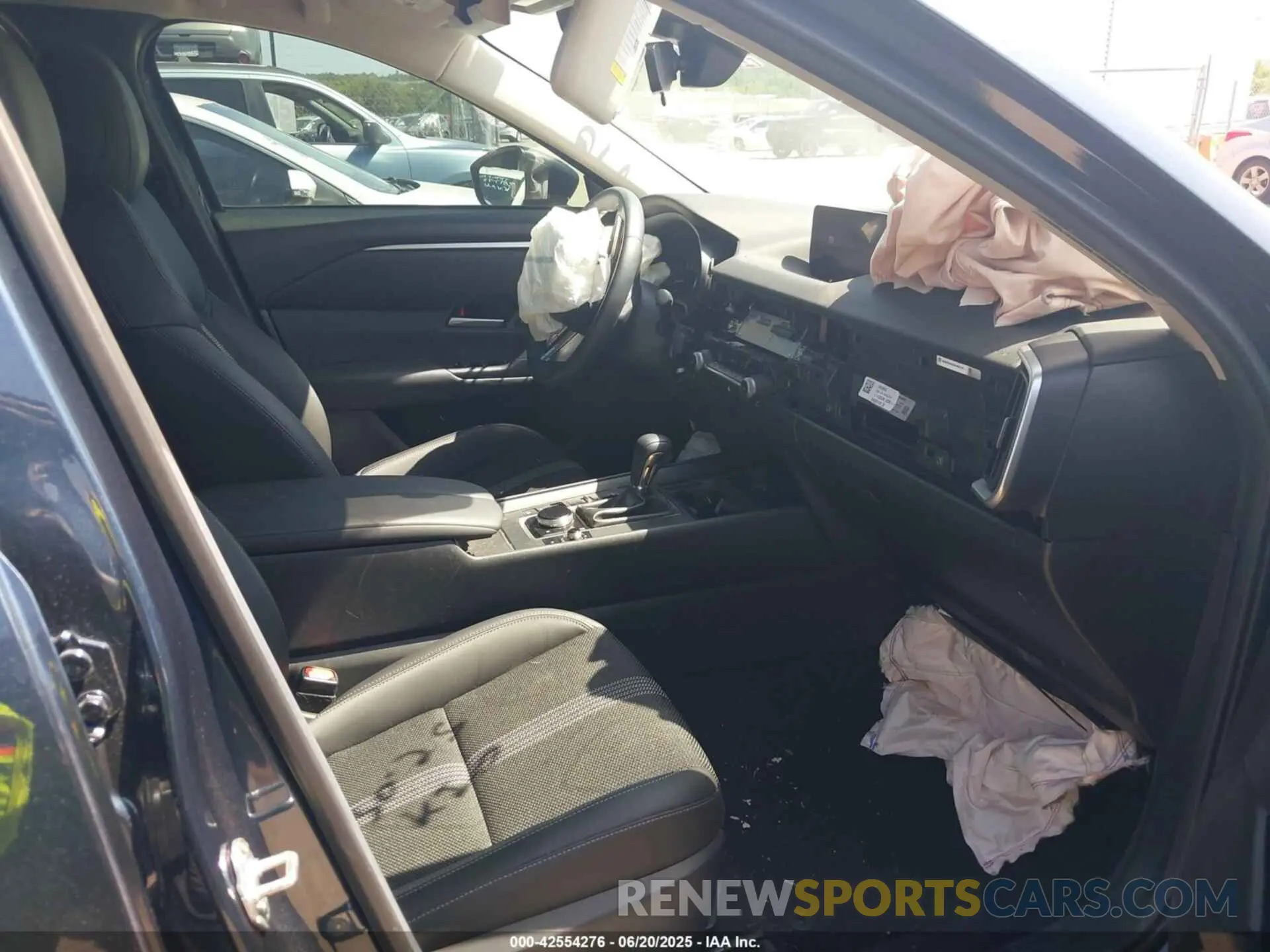5 Photograph of a damaged car 7MMVABBM4RN205478 MAZDA CX-50 2024