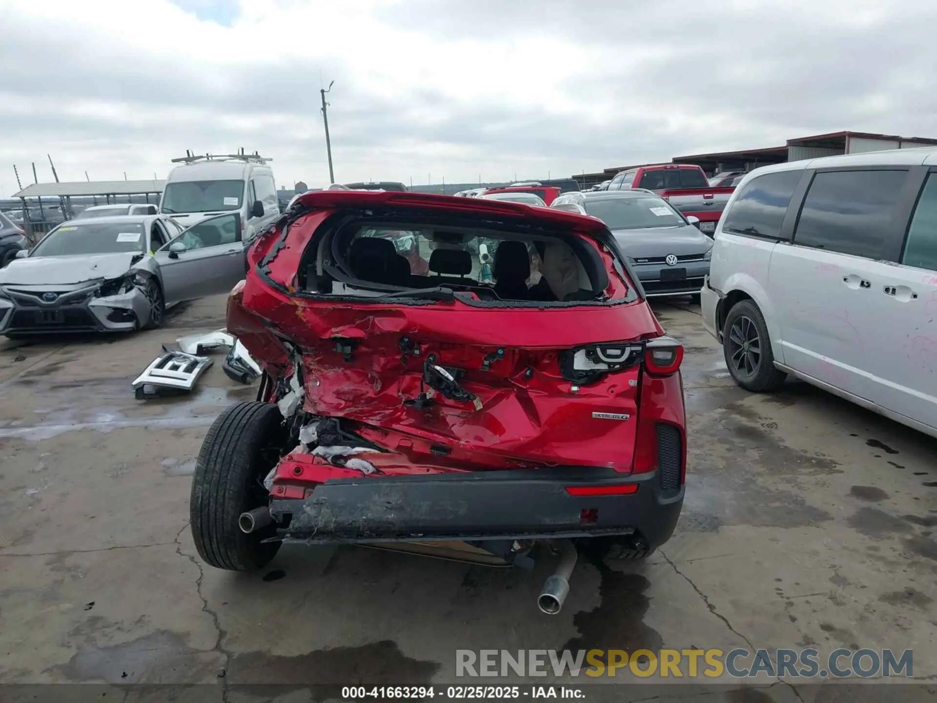 16 Photograph of a damaged car 7MMVABBM6RN175805 MAZDA CX-50 2024