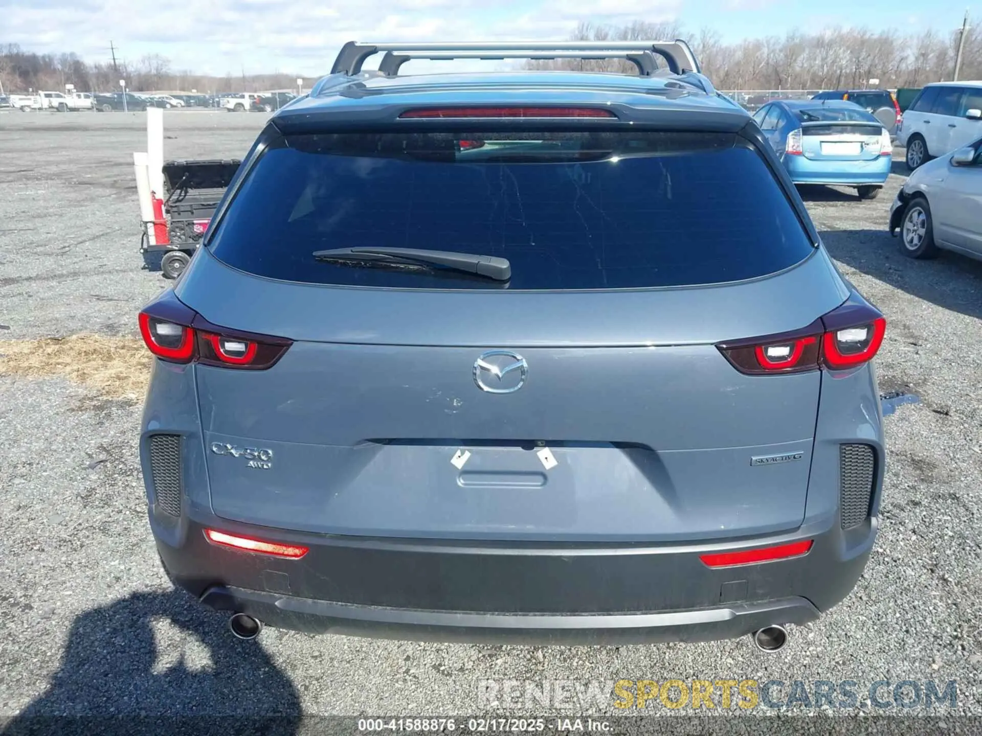 17 Photograph of a damaged car 7MMVABBM8RN232098 MAZDA CX-50 2024