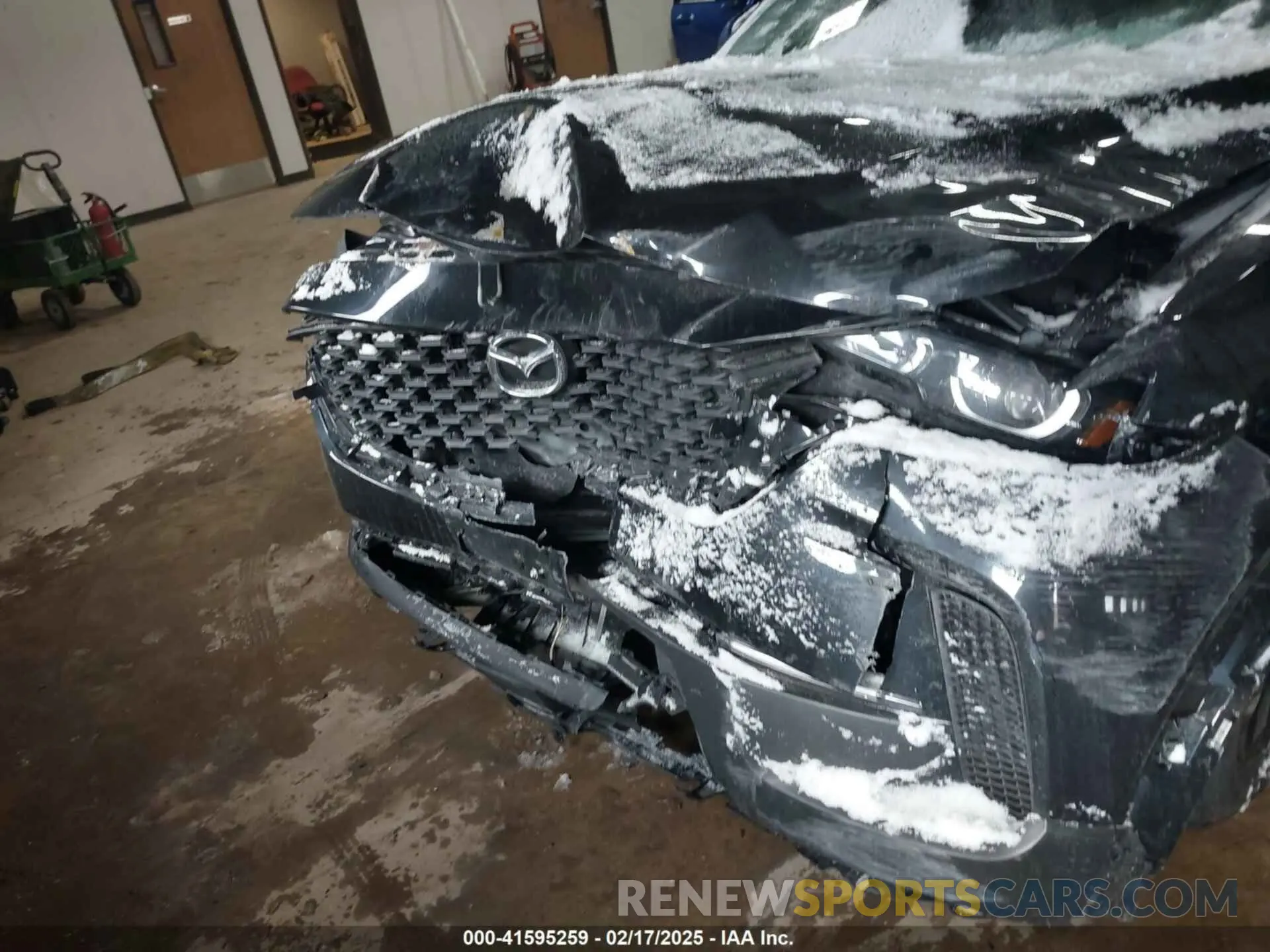 6 Photograph of a damaged car 7MMVABBMXRN177055 MAZDA CX-50 2024