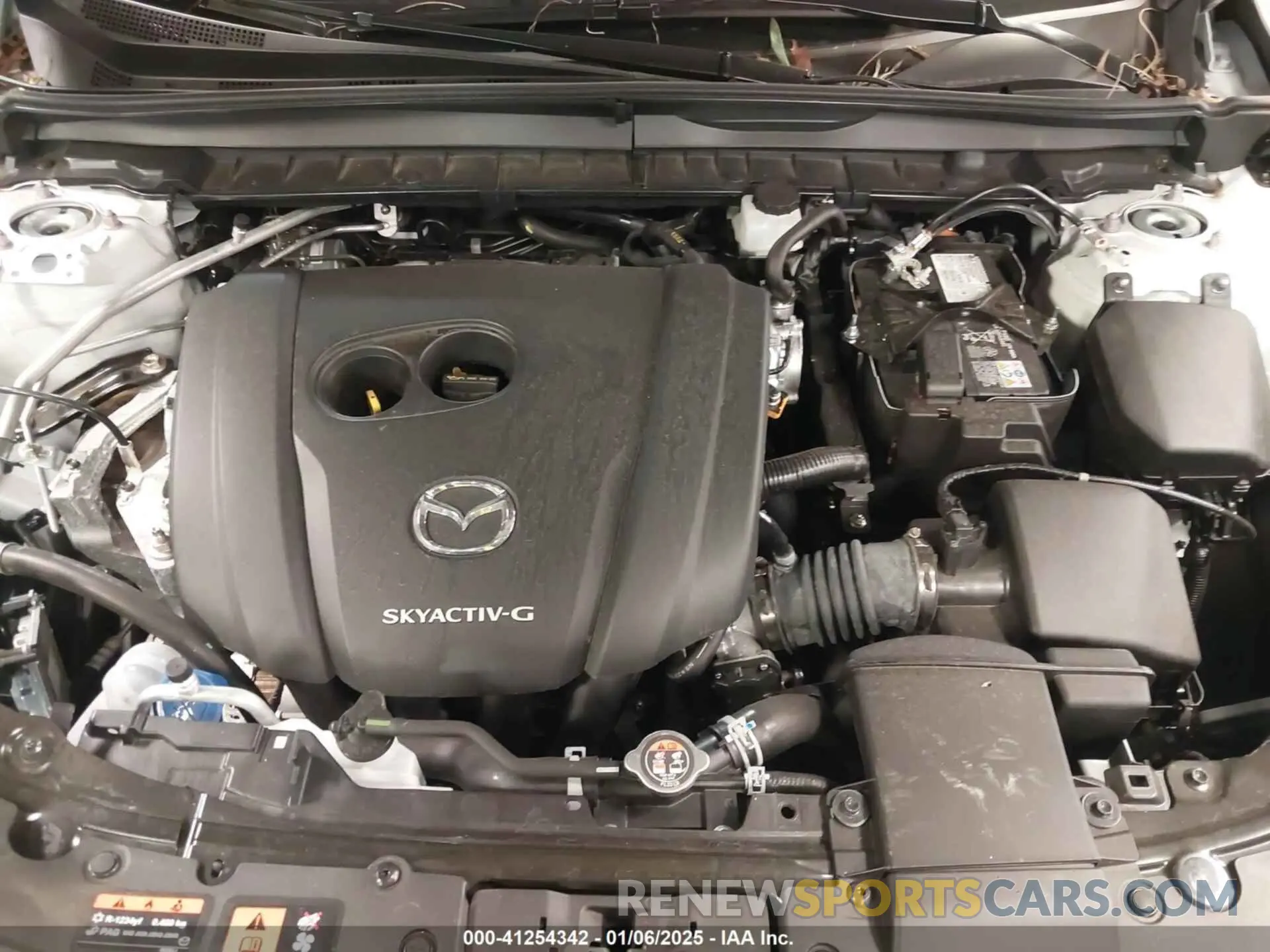 10 Photograph of a damaged car 7MMVABBMXRN213519 MAZDA CX-50 2024