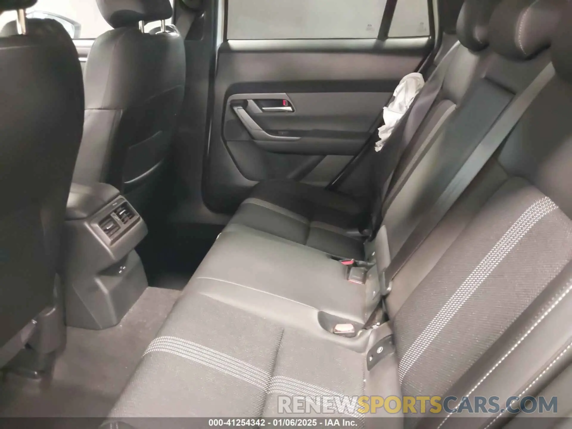 8 Photograph of a damaged car 7MMVABBMXRN213519 MAZDA CX-50 2024