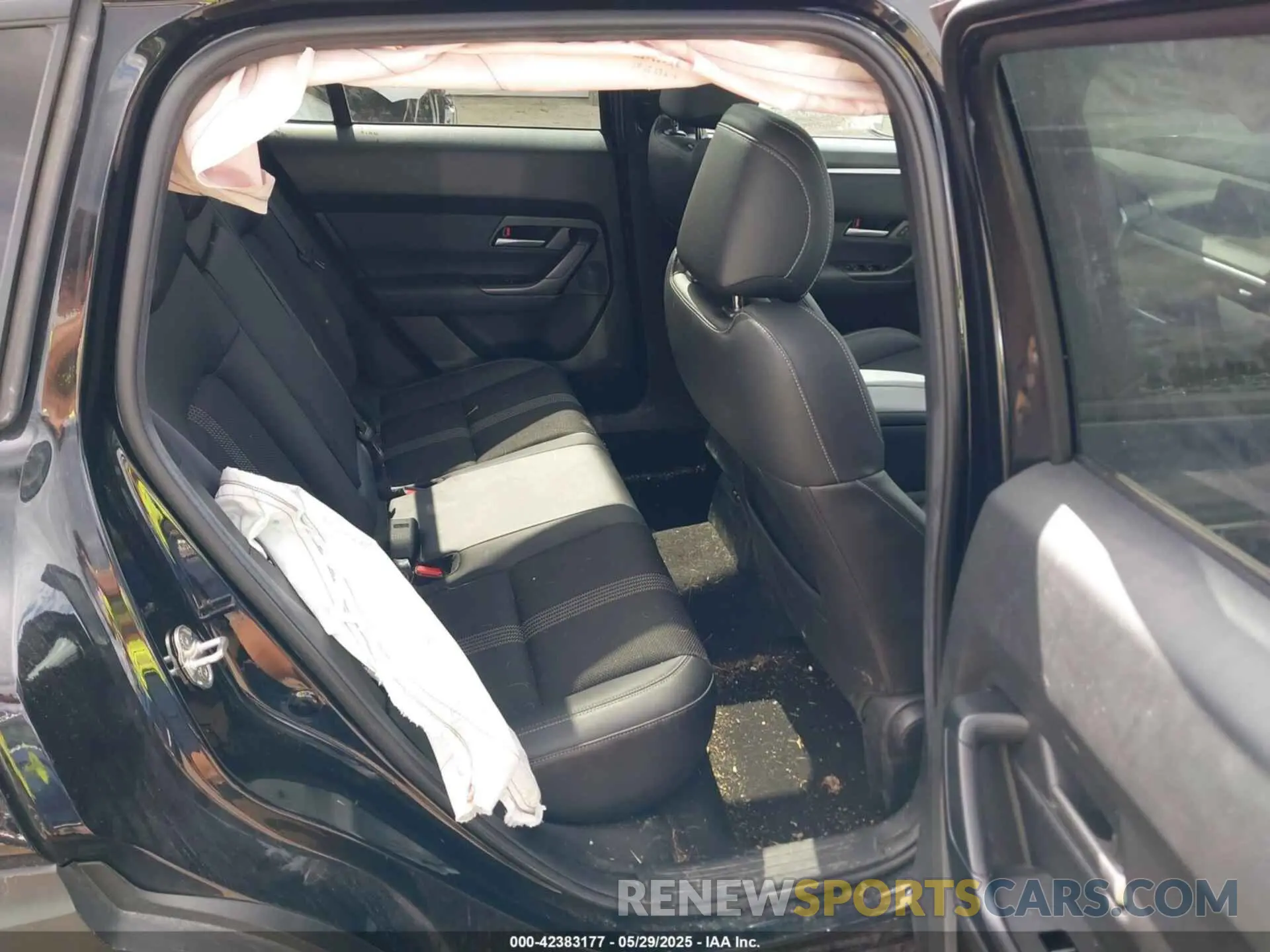 8 Photograph of a damaged car 7MMVABDM0RN185128 MAZDA CX-50 2024