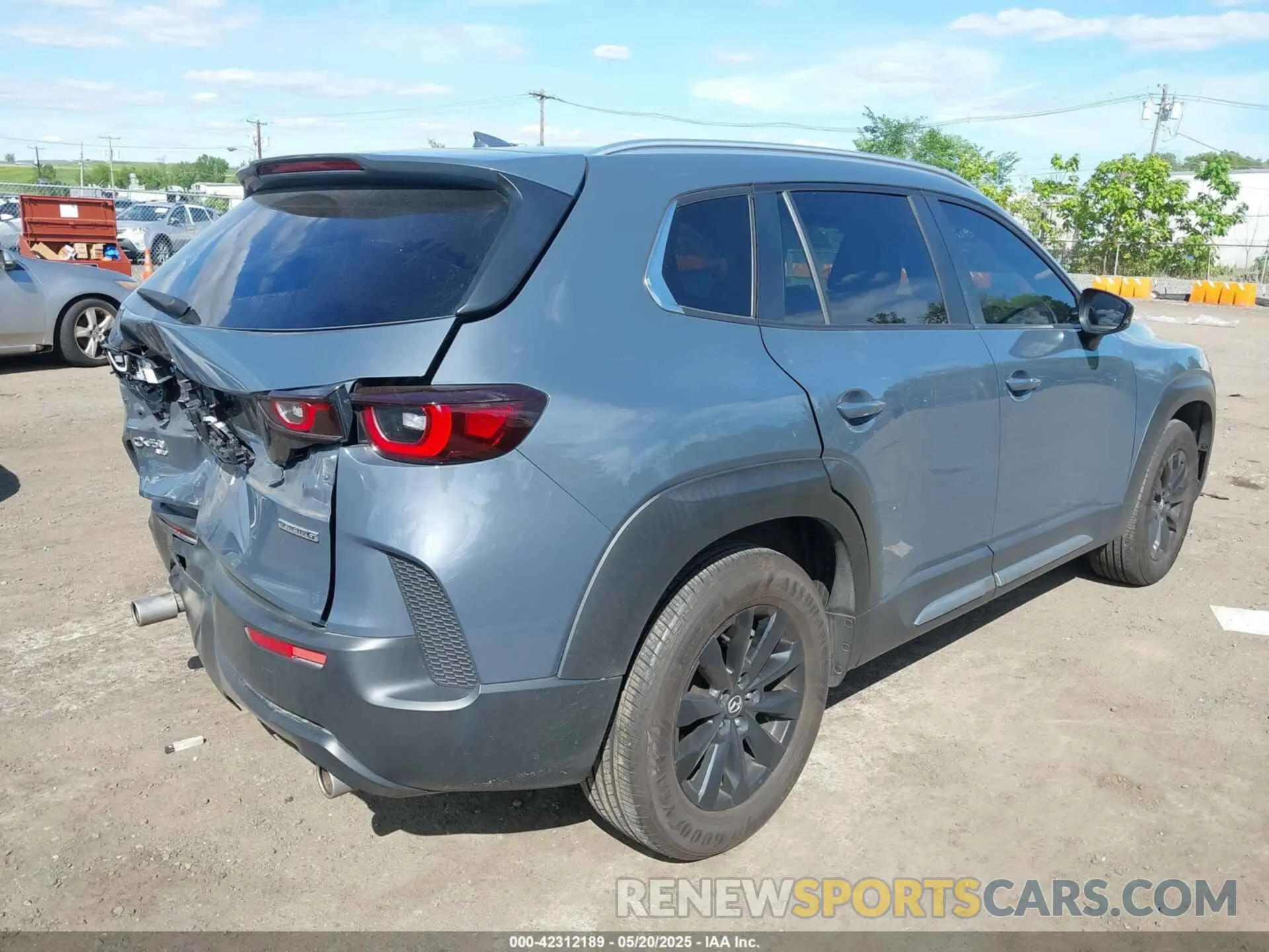 4 Photograph of a damaged car 7MMVABDM7RN160582 MAZDA CX-50 2024