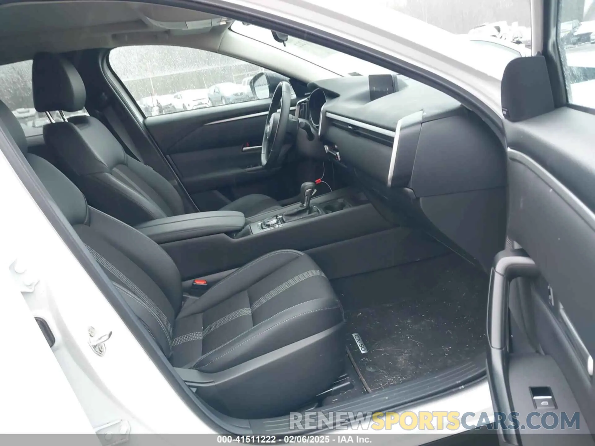 5 Photograph of a damaged car 7MMVABDM8RN162809 MAZDA CX-50 2024