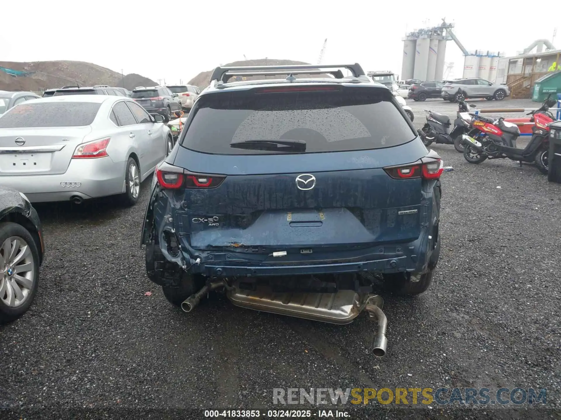 17 Photograph of a damaged car 7MMVABDMXRN175030 MAZDA CX-50 2024