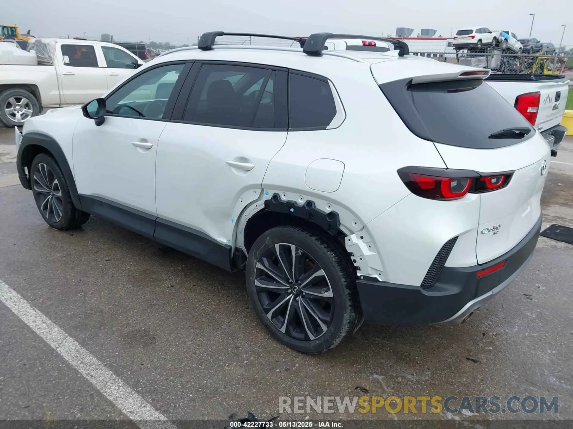 3 Photograph of a damaged car 7MMVABDY6RN242385 MAZDA CX-50 2024