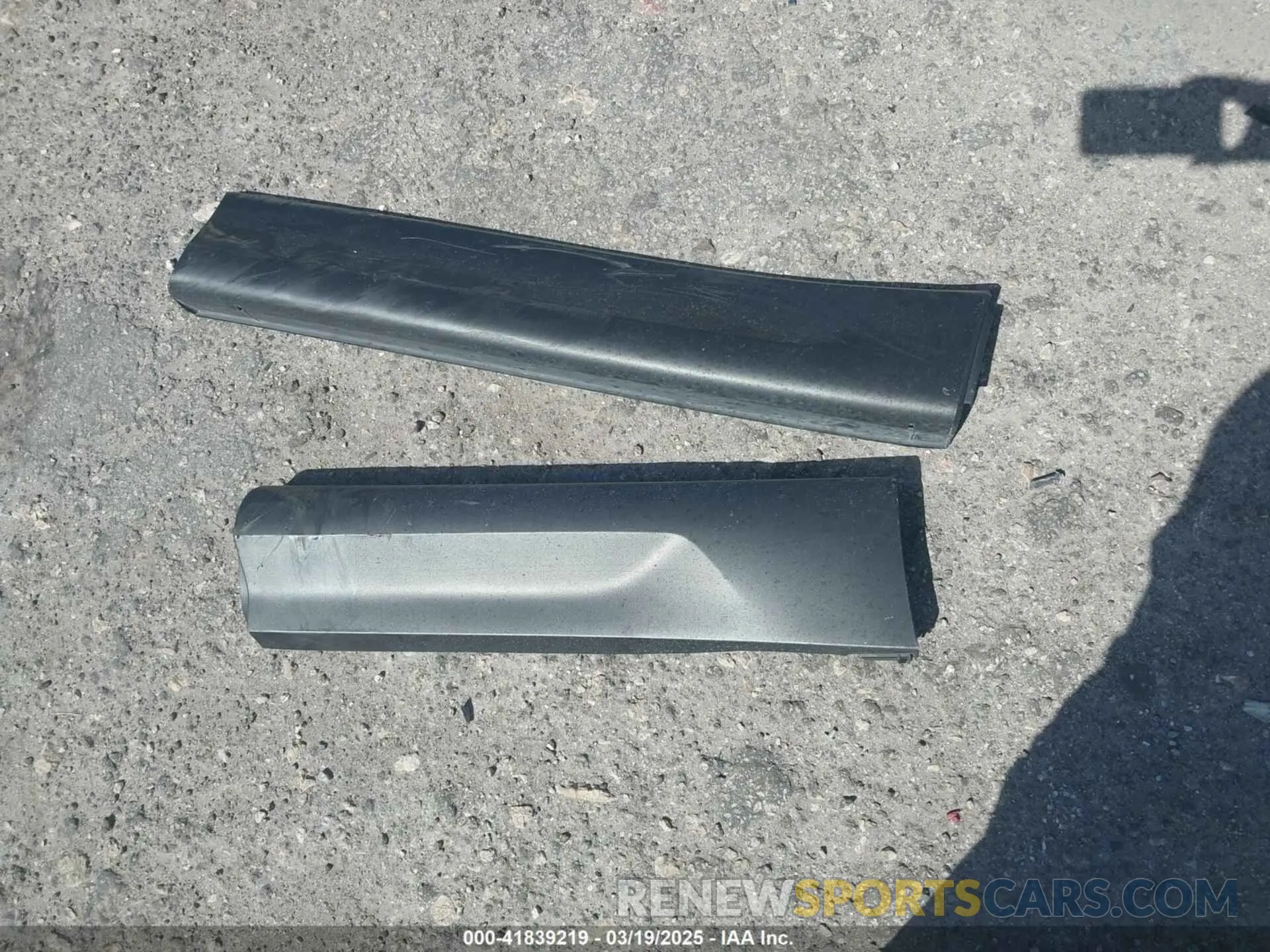 12 Photograph of a damaged car 7MMVABEM4RN171943 MAZDA CX-50 2024