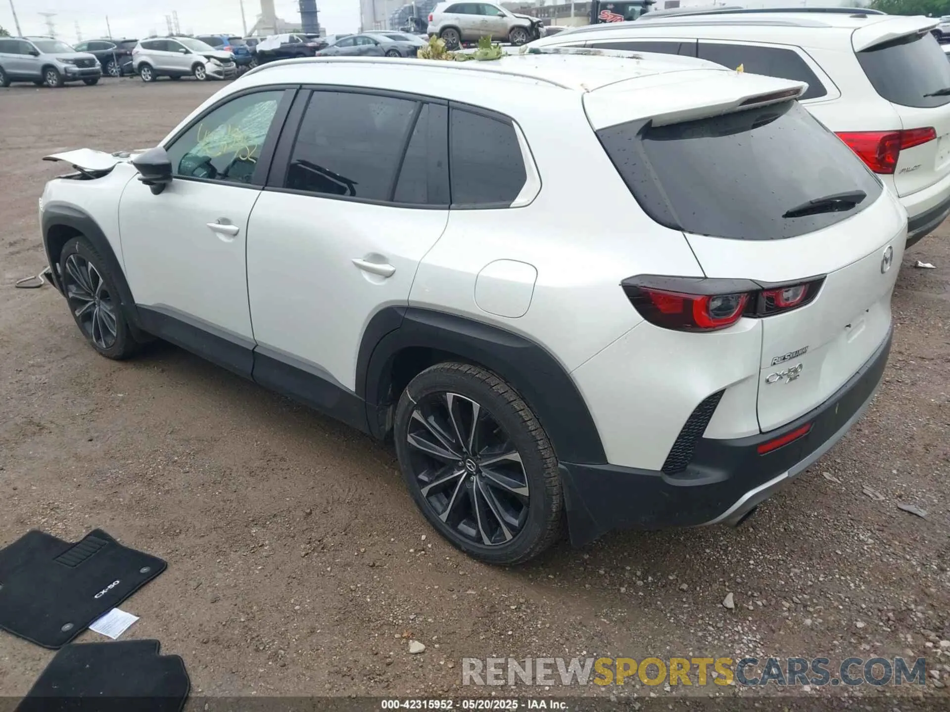3 Photograph of a damaged car 7MMVABXY5RN179095 MAZDA CX-50 2024
