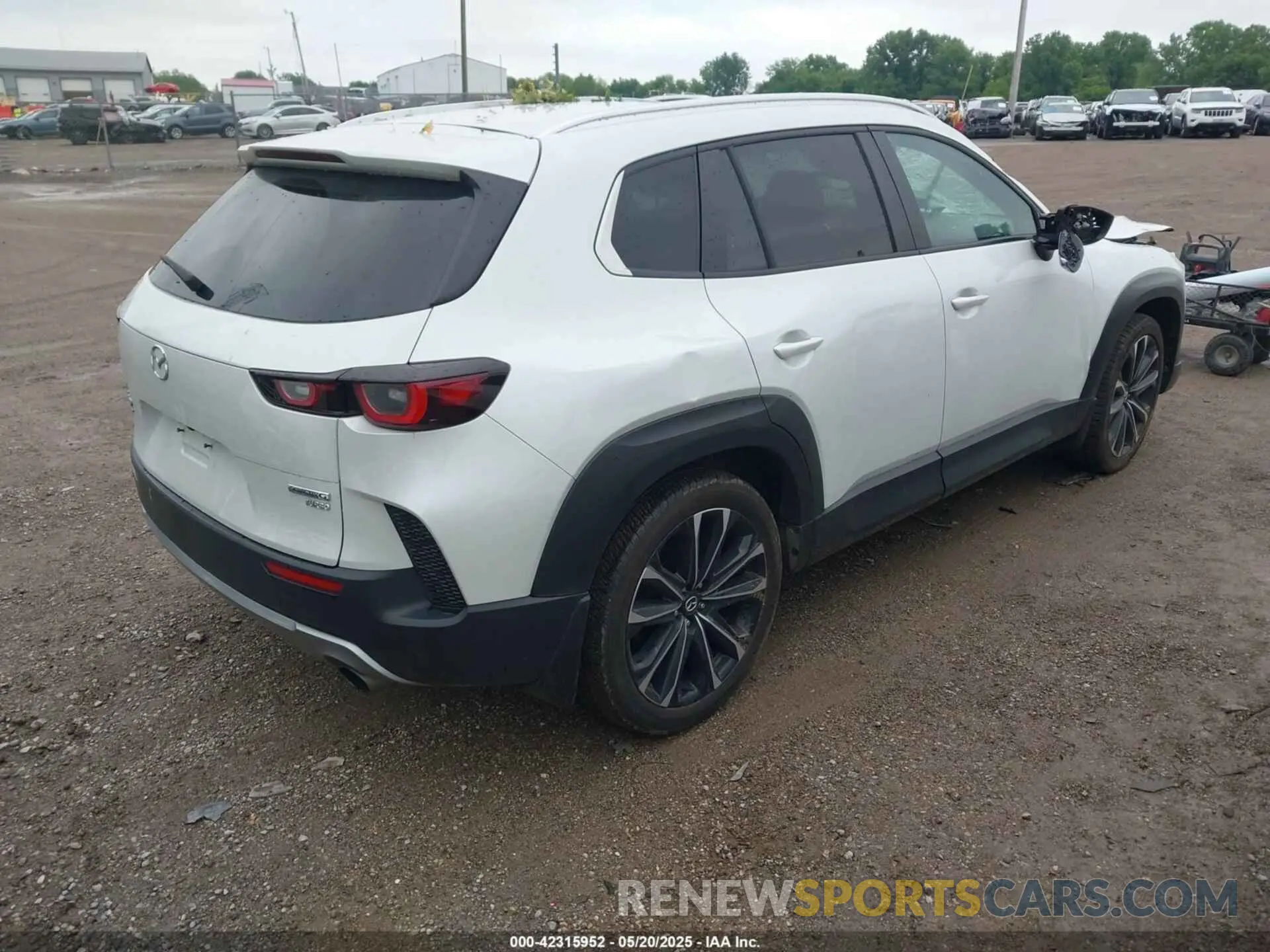 4 Photograph of a damaged car 7MMVABXY5RN179095 MAZDA CX-50 2024