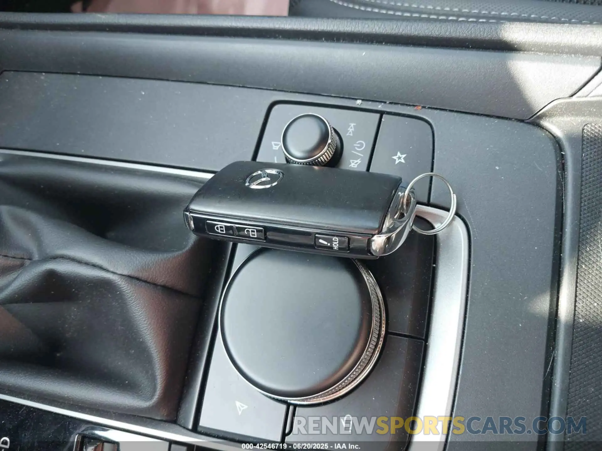 11 Photograph of a damaged car 7MMVABAM7SN337478 MAZDA CX-50 2025