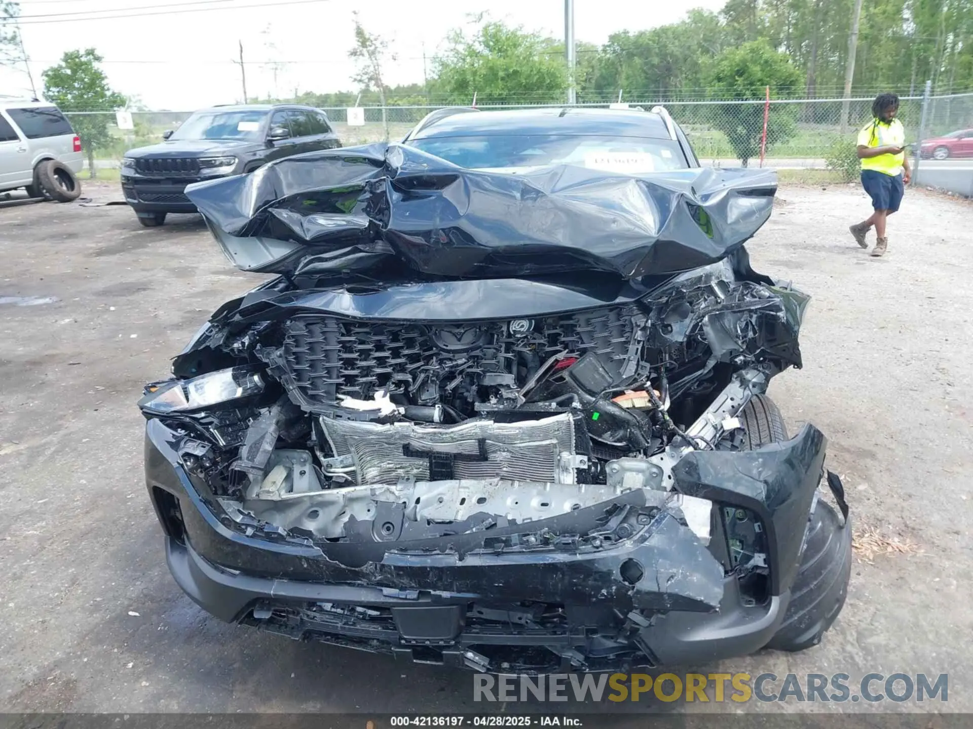 12 Фотография поврежденного автомобиля 7MMVABAMXSN326118 MAZDA CX-50 2025