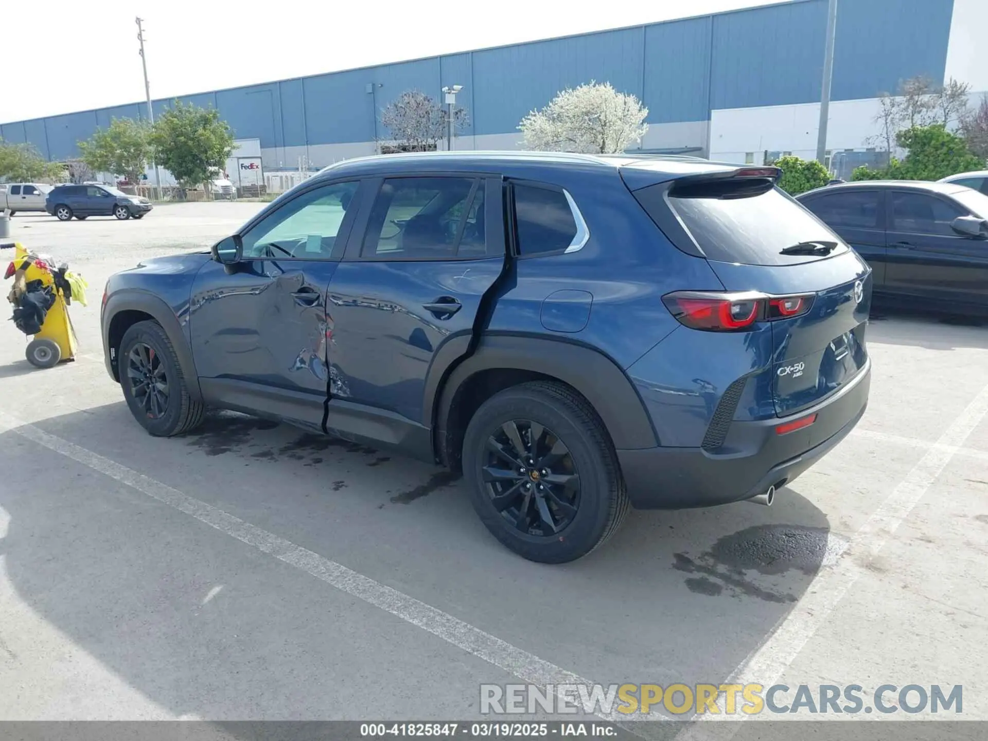 3 Фотография поврежденного автомобиля 7MMVABBM0SN344707 MAZDA CX-50 2025