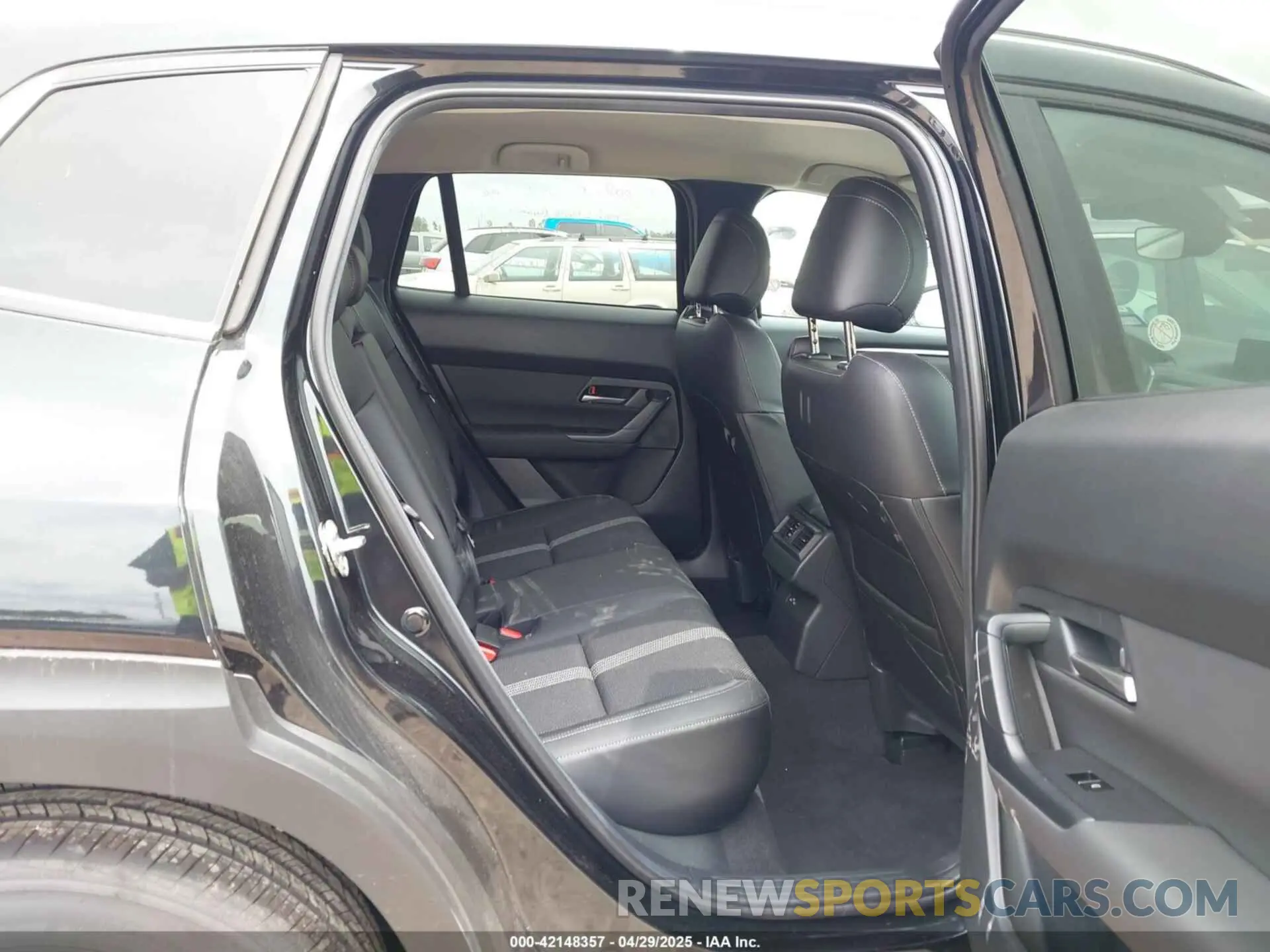 8 Photograph of a damaged car 7MMVABBM7SN341657 MAZDA CX-50 2025