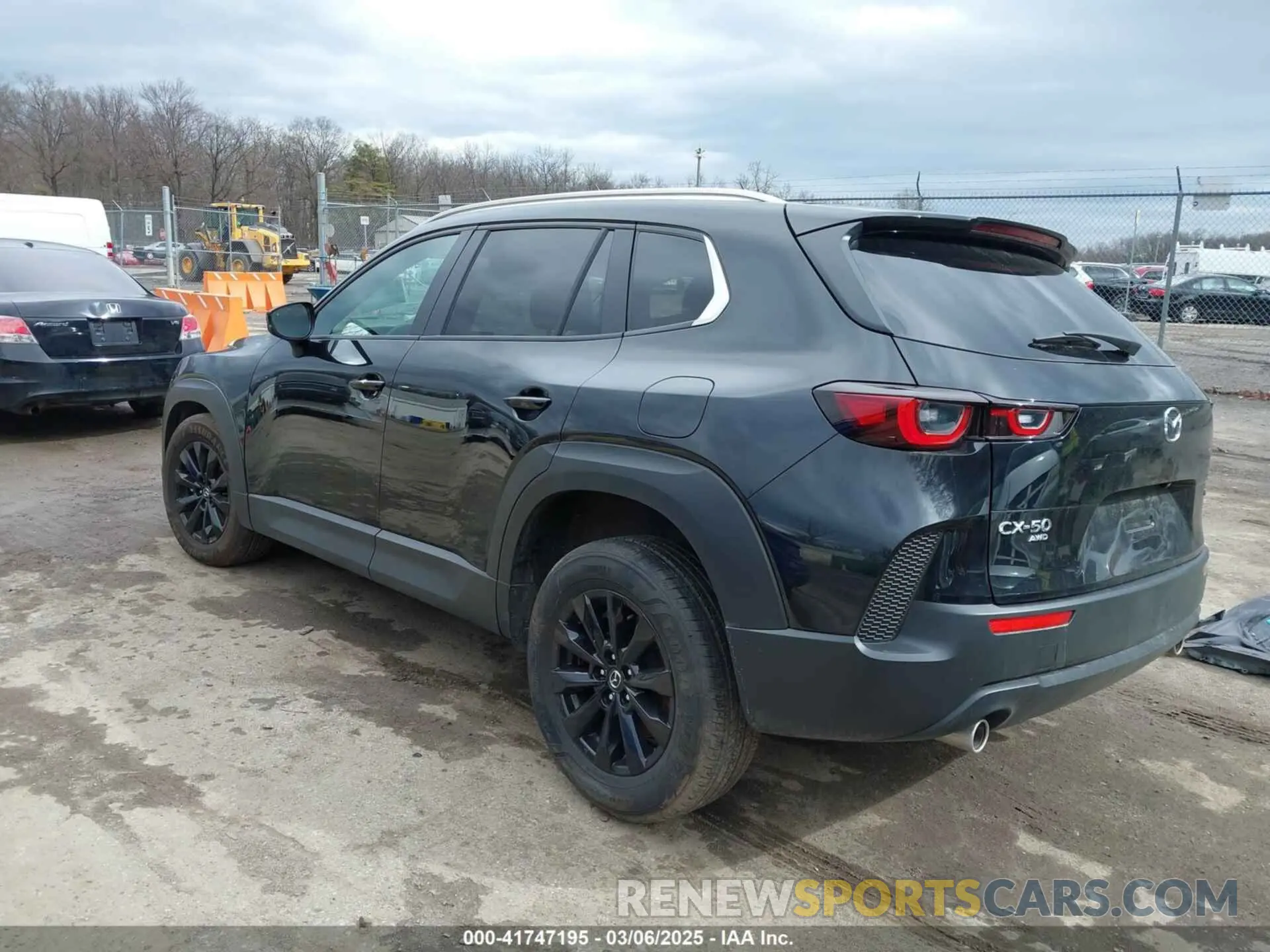 3 Photograph of a damaged car 7MMVABBMXSN312752 MAZDA CX-50 2025