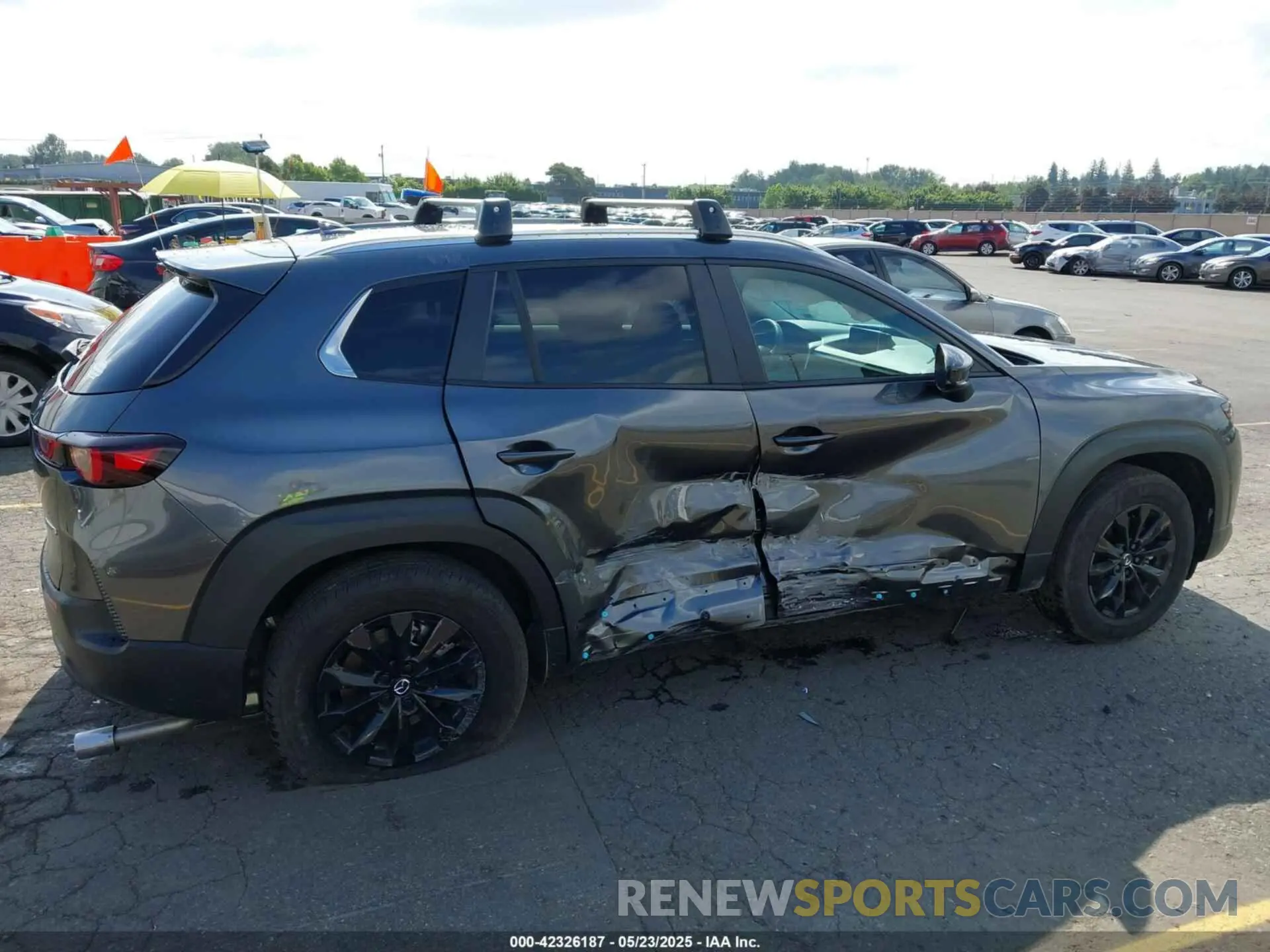 6 Photograph of a damaged car 7MMVABDM3SN313271 MAZDA CX-50 2025