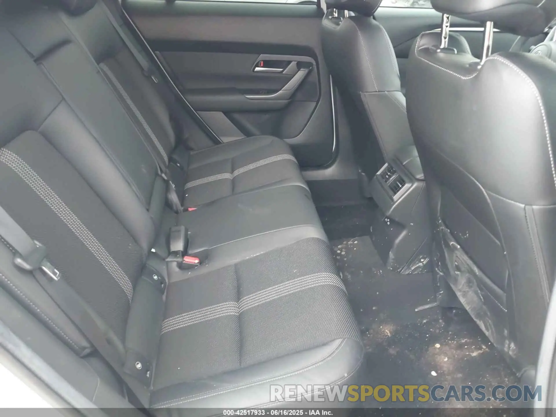 8 Photograph of a damaged car 7MMVABDM6SN306573 MAZDA CX-50 2025