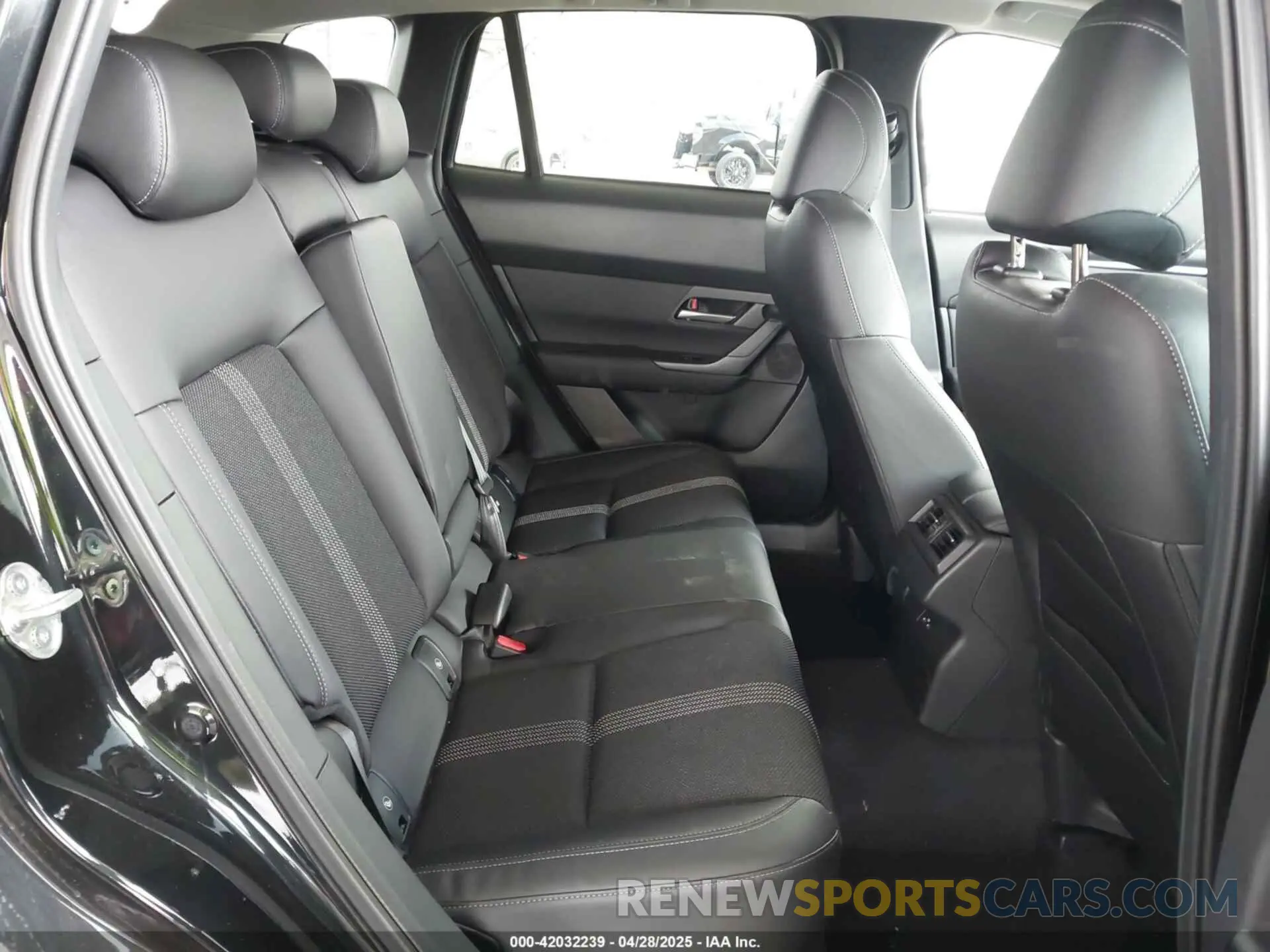 8 Фотография поврежденного автомобиля 7MMVABDM7SN316027 MAZDA CX-50 2025