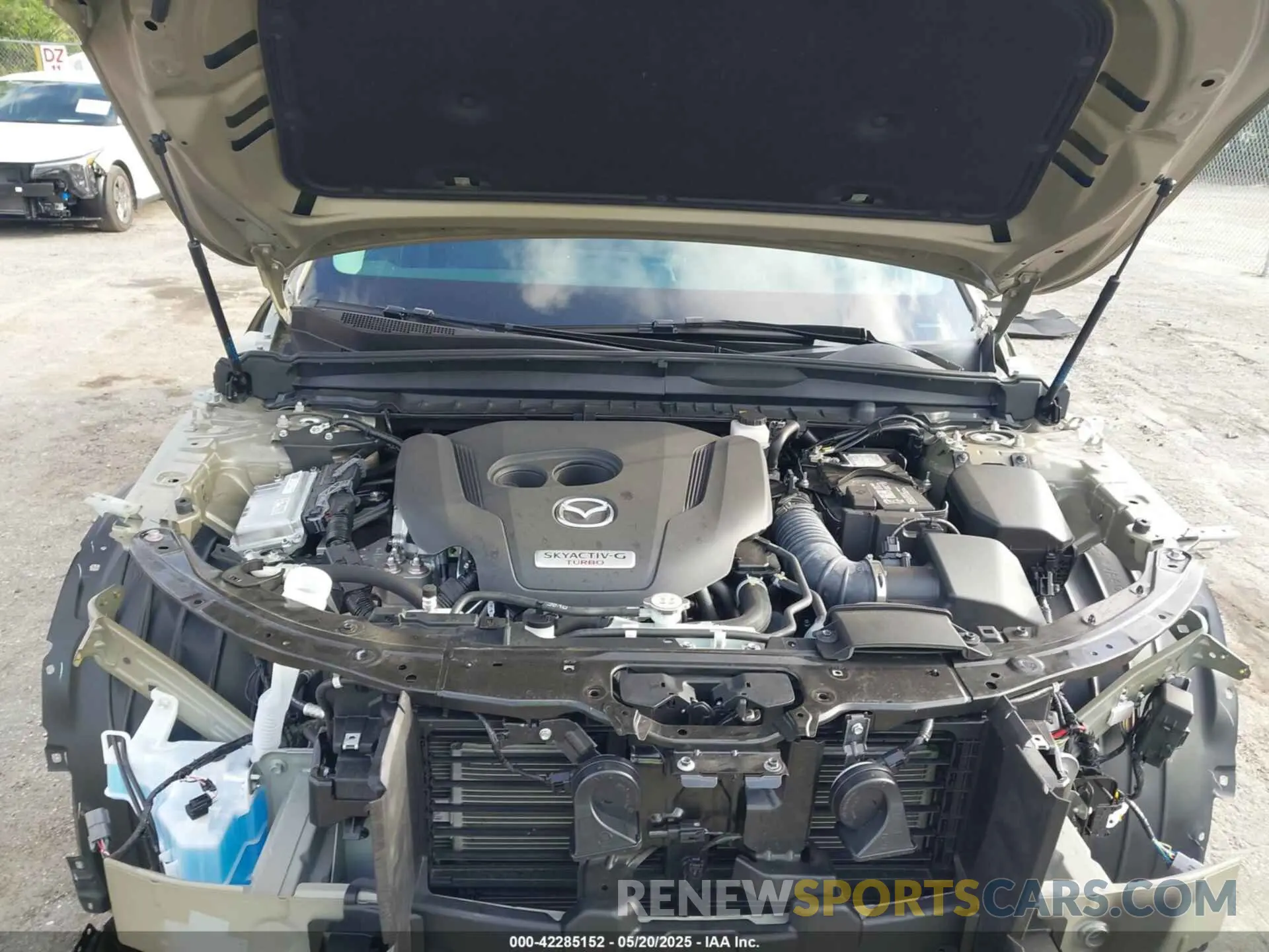 10 Photograph of a damaged car 7MMVABDY3SN325066 MAZDA CX-50 2025