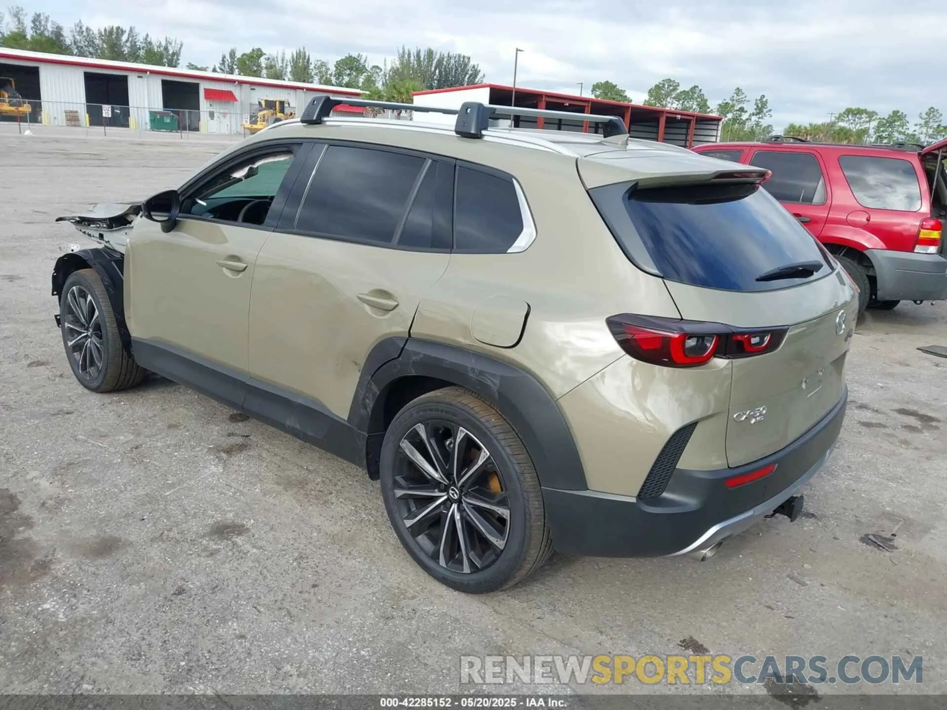 3 Photograph of a damaged car 7MMVABDY3SN325066 MAZDA CX-50 2025