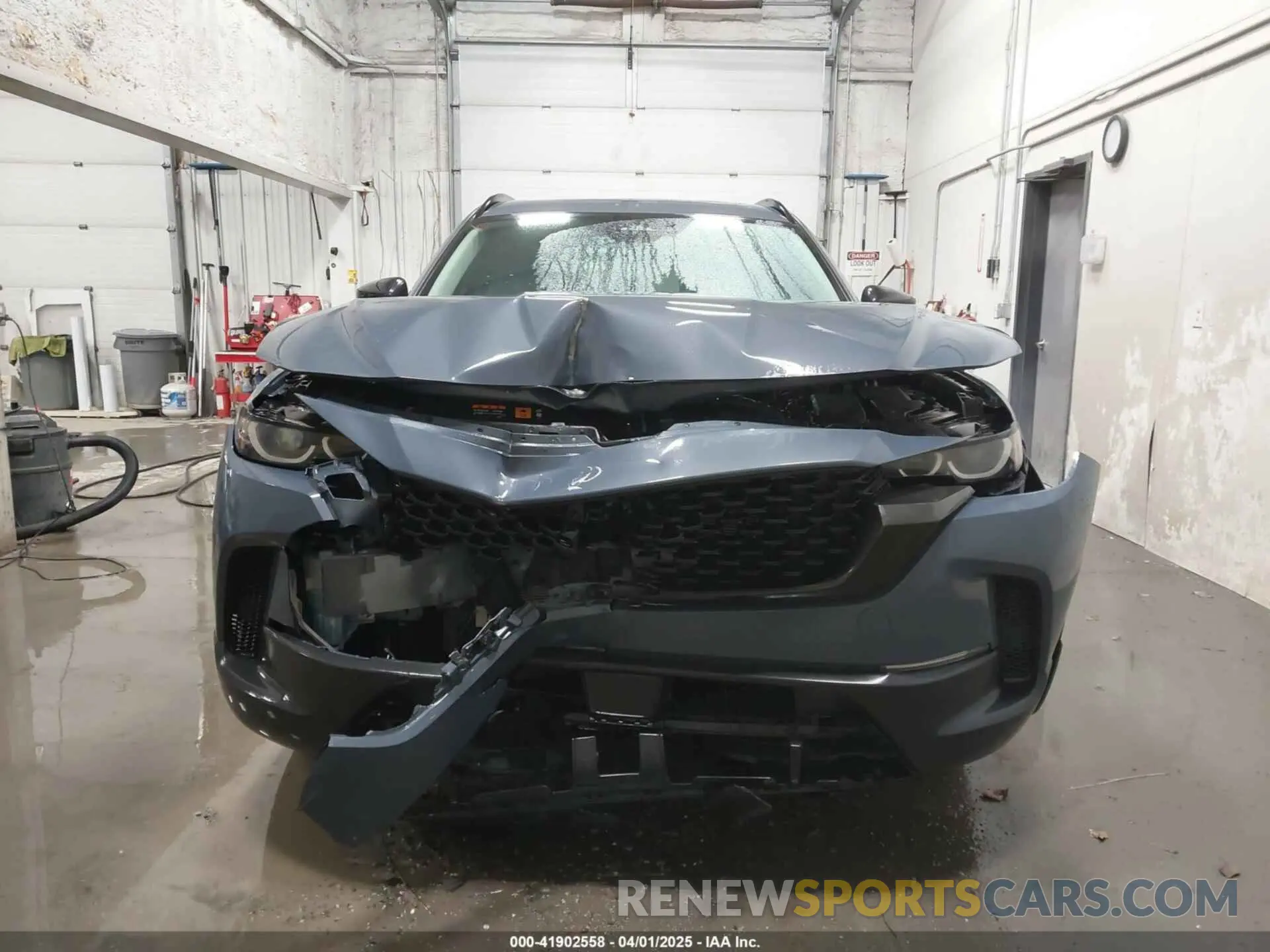13 Photograph of a damaged car 7MMVAADW5SN100981 MAZDA CX-50 HYBRID 2025