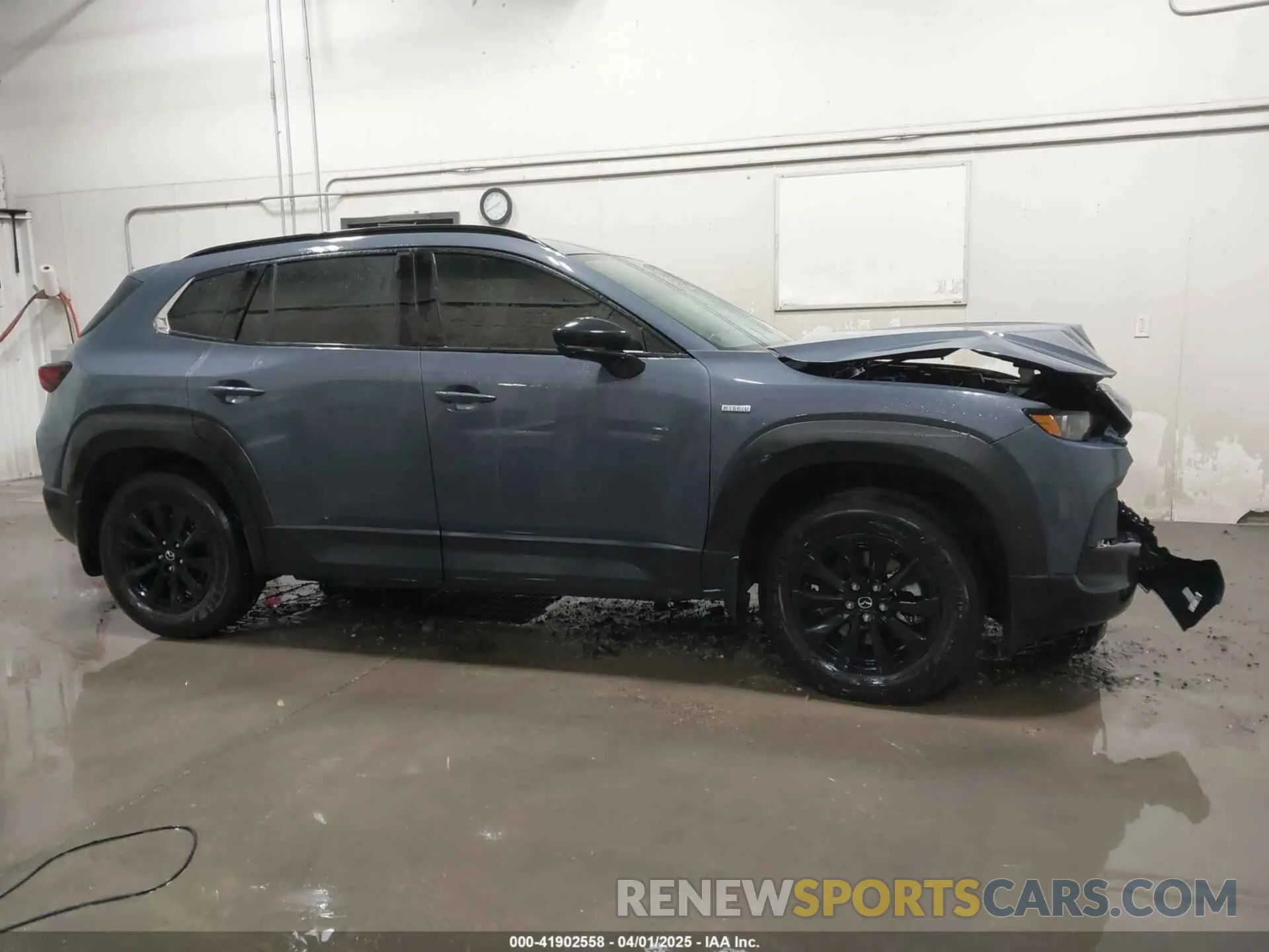 14 Photograph of a damaged car 7MMVAADW5SN100981 MAZDA CX-50 HYBRID 2025