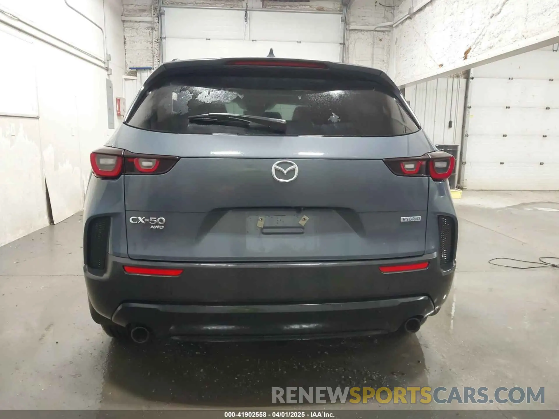 17 Photograph of a damaged car 7MMVAADW5SN100981 MAZDA CX-50 HYBRID 2025