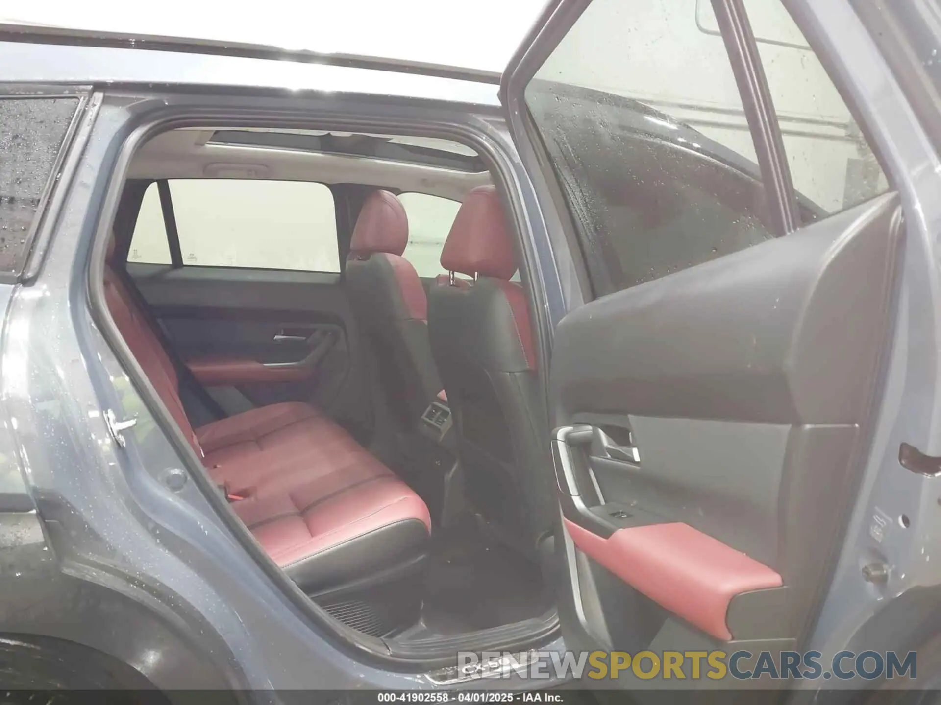 8 Photograph of a damaged car 7MMVAADW5SN100981 MAZDA CX-50 HYBRID 2025