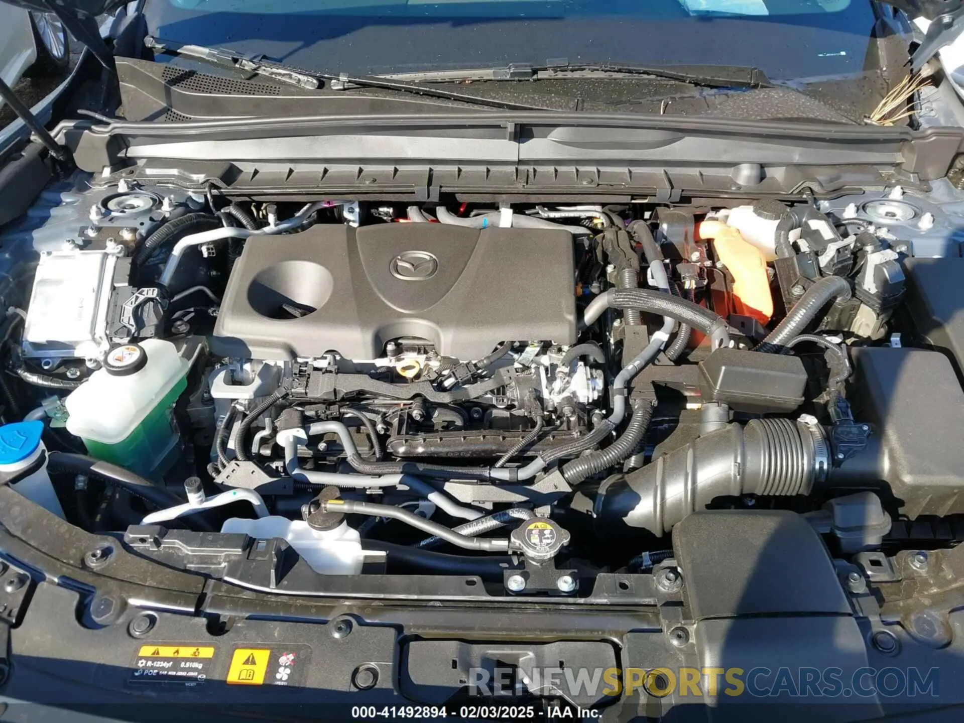 10 Photograph of a damaged car 7MMVAADW6SN102576 MAZDA CX-50 HYBRID 2025