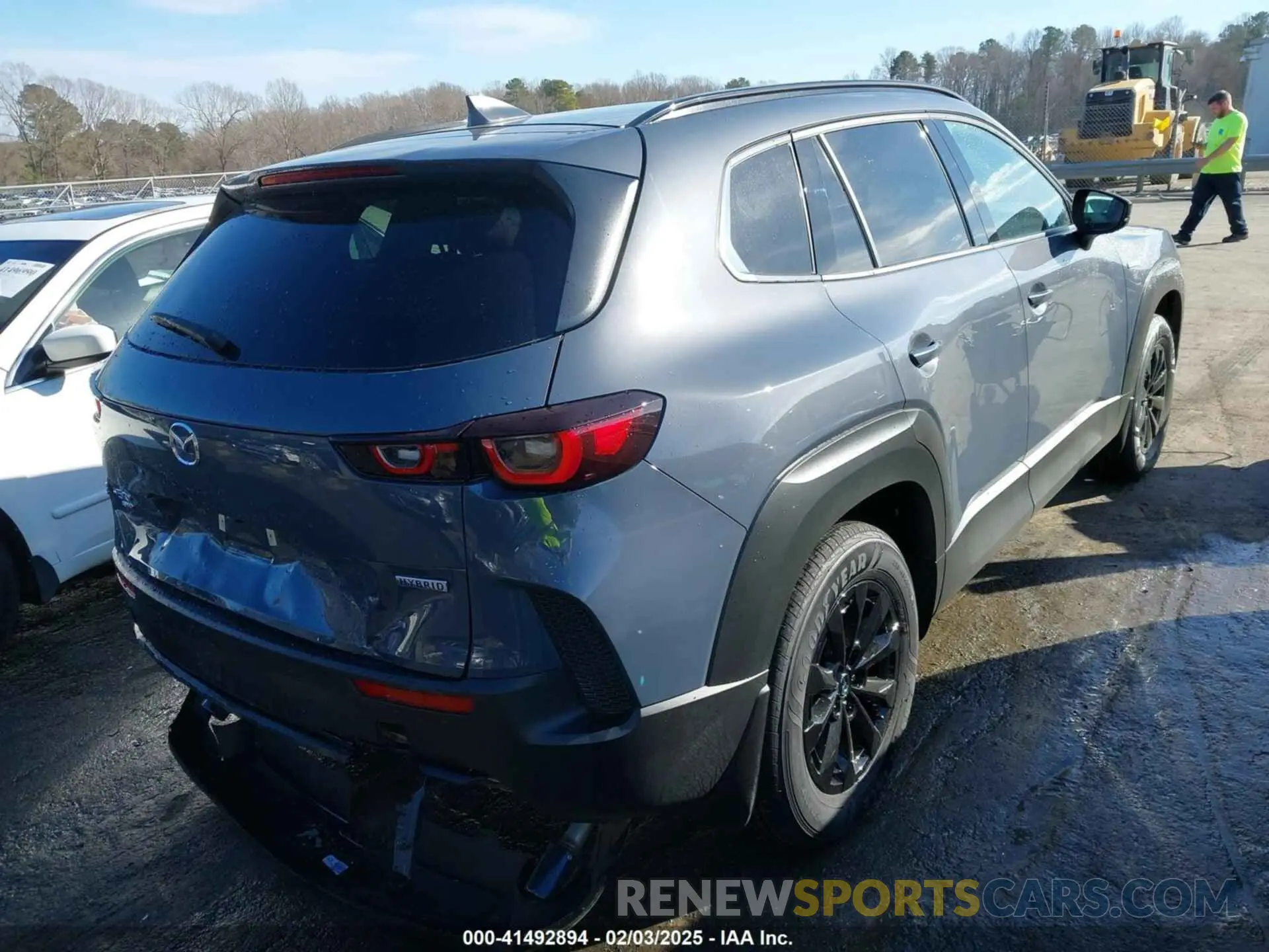 4 Photograph of a damaged car 7MMVAADW6SN102576 MAZDA CX-50 HYBRID 2025