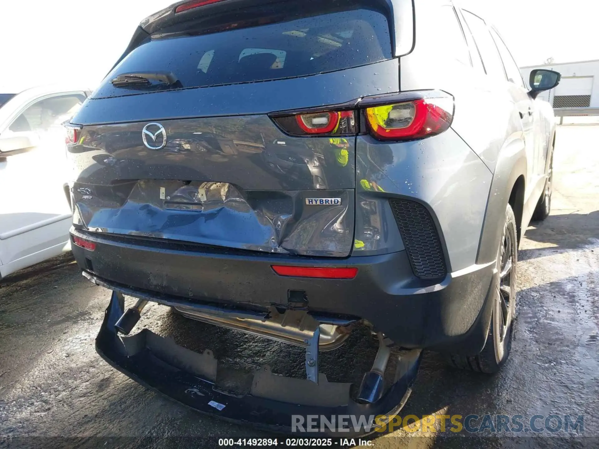 6 Photograph of a damaged car 7MMVAADW6SN102576 MAZDA CX-50 HYBRID 2025