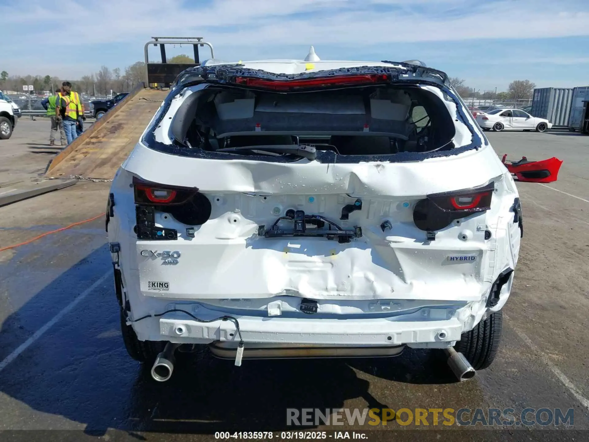 17 Фотография поврежденного автомобиля 7MMVAAEW6SN102771 MAZDA CX-50 HYBRID 2025