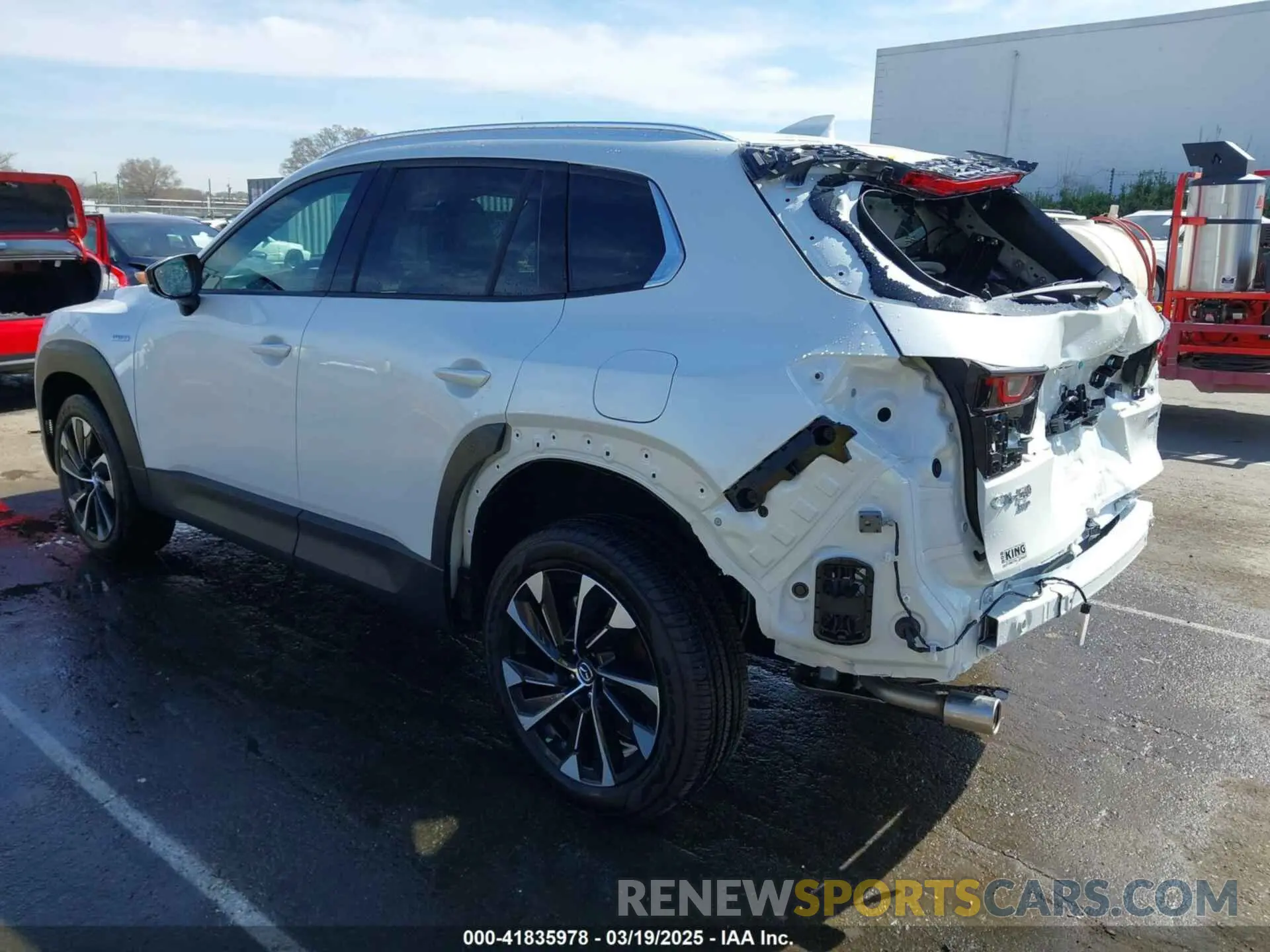 3 Фотография поврежденного автомобиля 7MMVAAEW6SN102771 MAZDA CX-50 HYBRID 2025