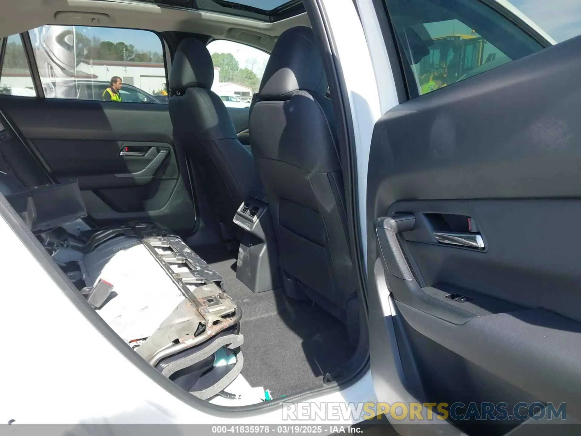 8 Фотография поврежденного автомобиля 7MMVAAEW6SN102771 MAZDA CX-50 HYBRID 2025