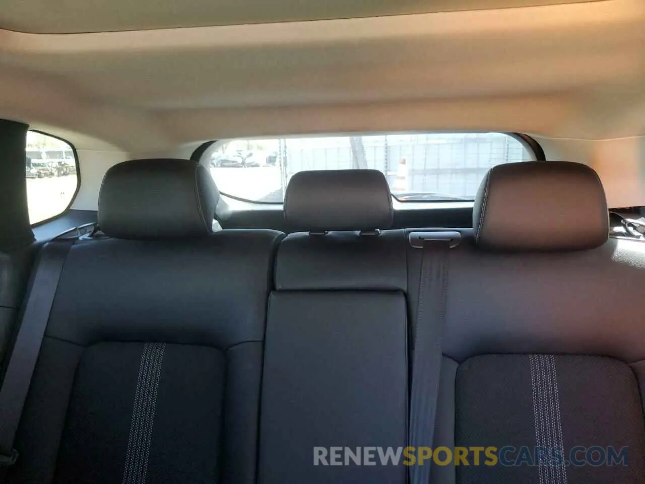 10 Photograph of a damaged car 7MMVABCM8PN132045 MAZDA CX-50 PREF 2023