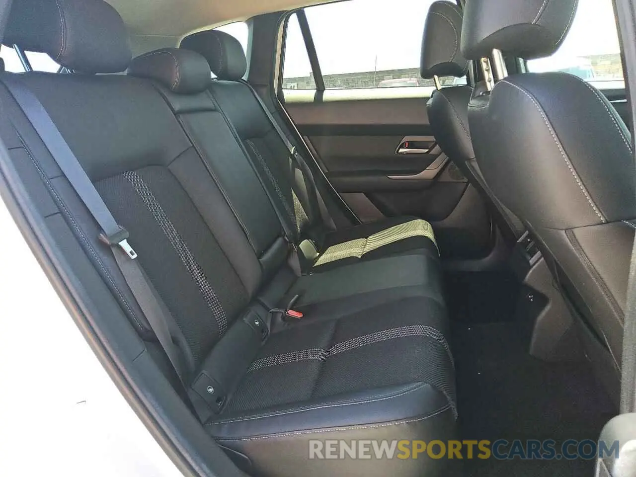 10 Photograph of a damaged car 7MMVABBM5RN165377 MAZDA CX-50 PREF 2024